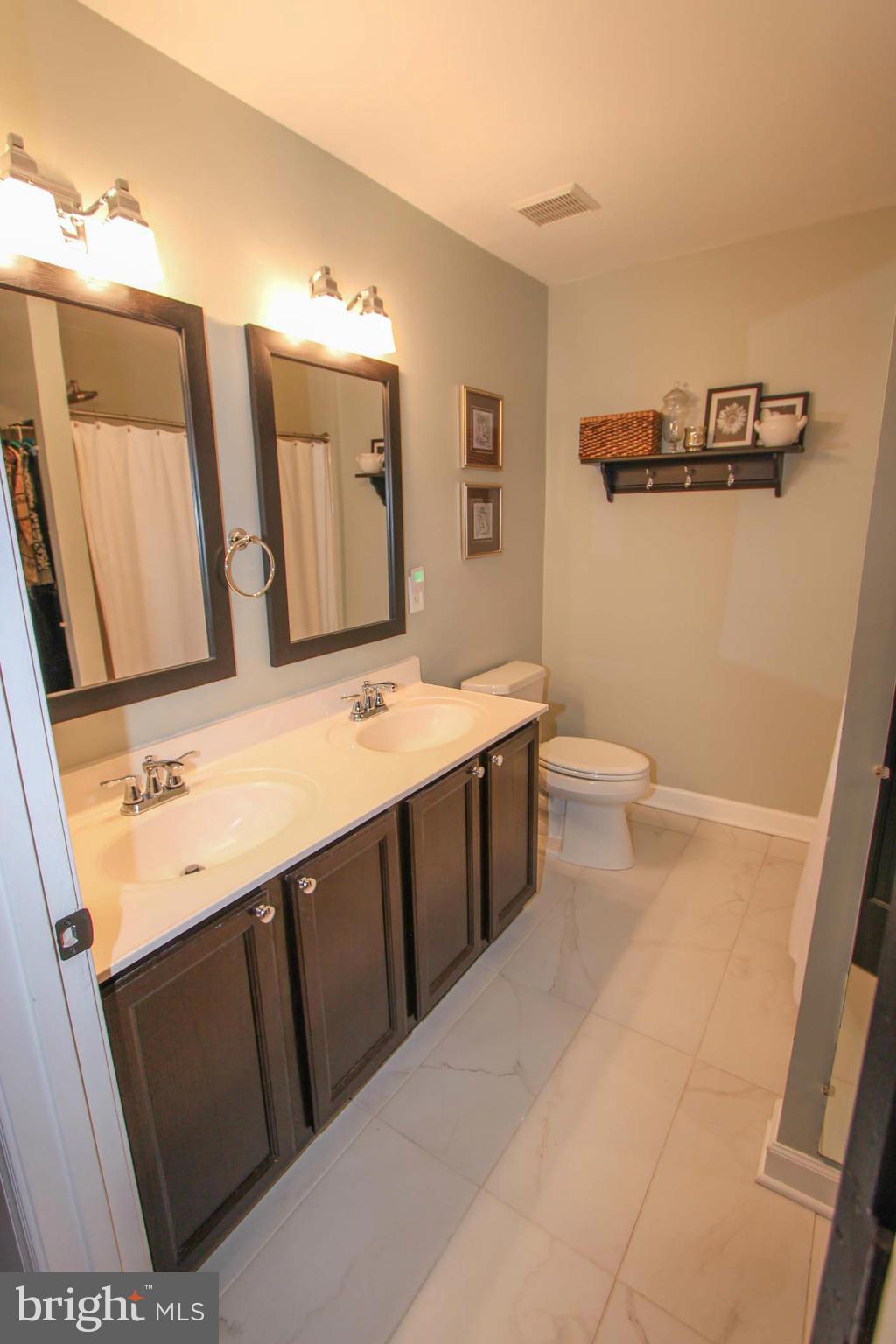 SOUTH RIDING - Residential
