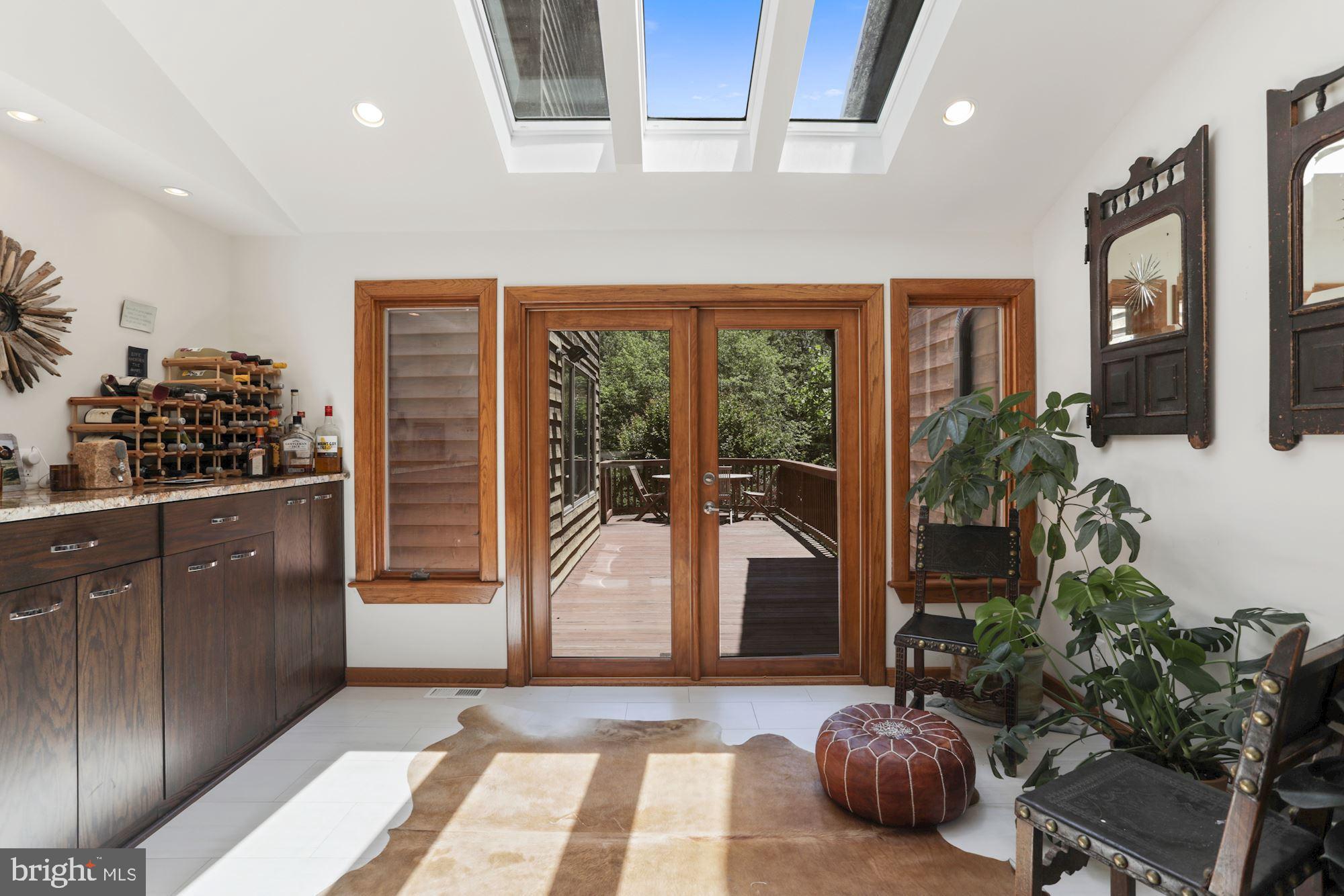 CREST LANDING - Residential