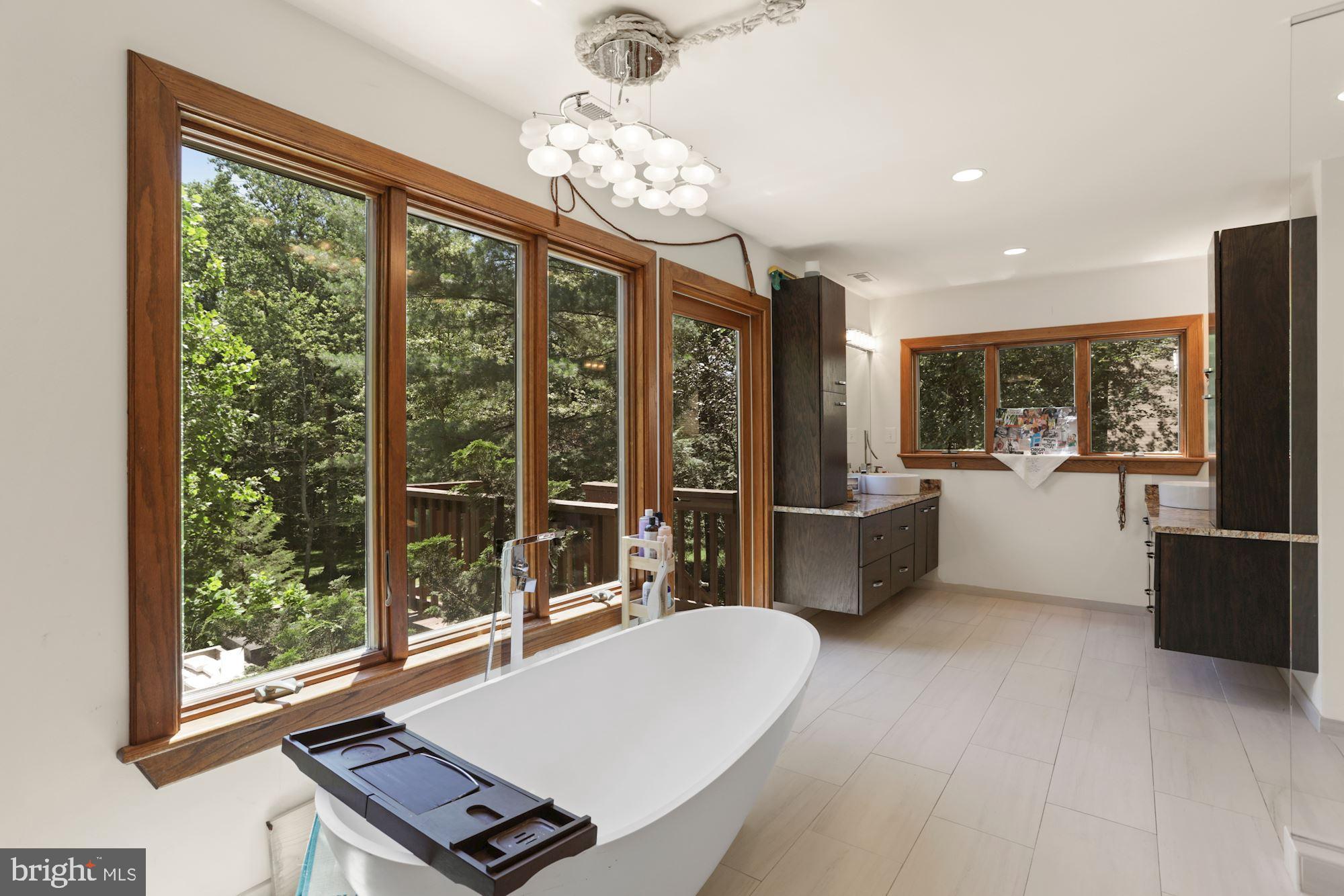 CREST LANDING - Residential