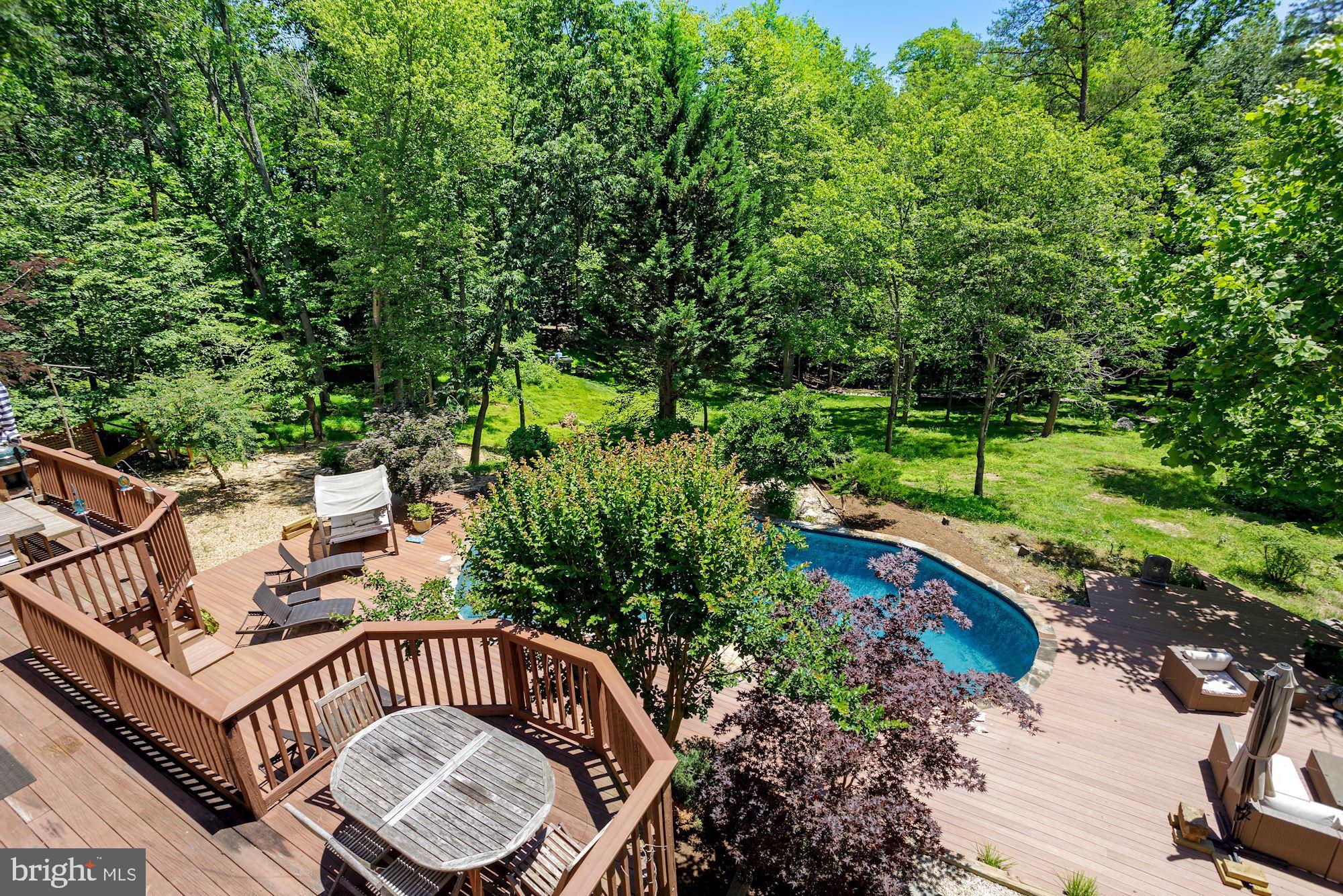 CREST LANDING - Residential