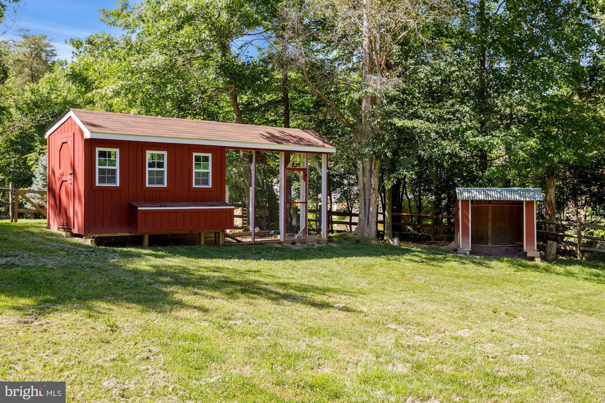 CREST LANDING - Residential