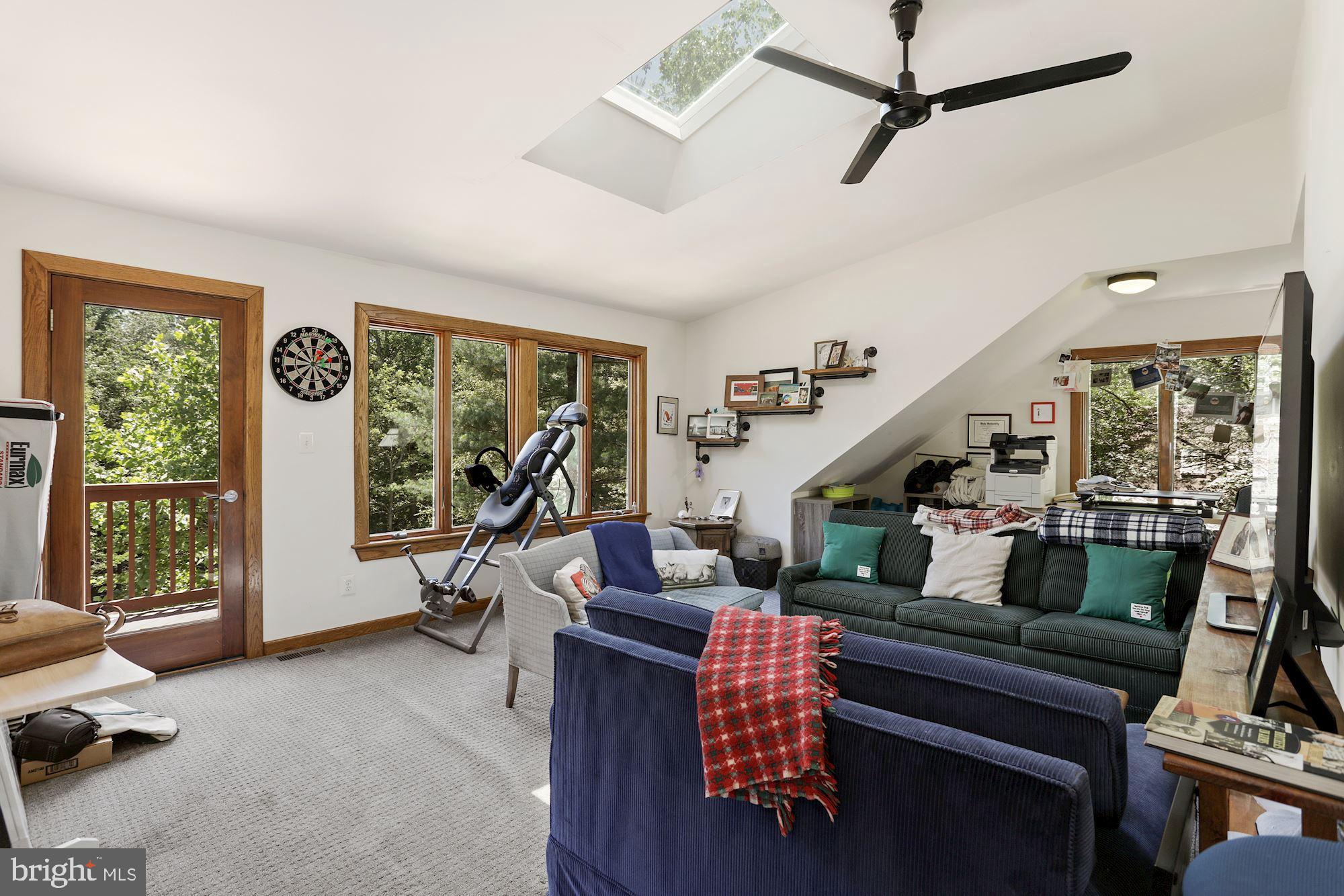 CREST LANDING - Residential