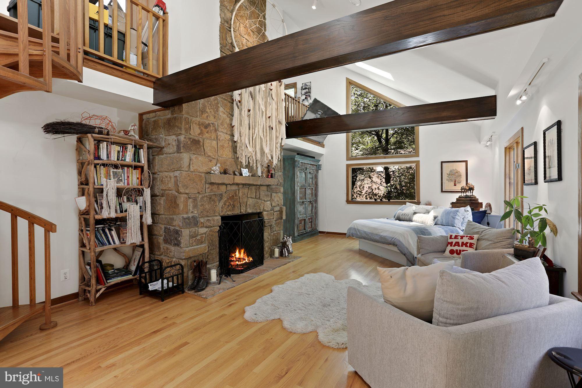 CREST LANDING - Residential