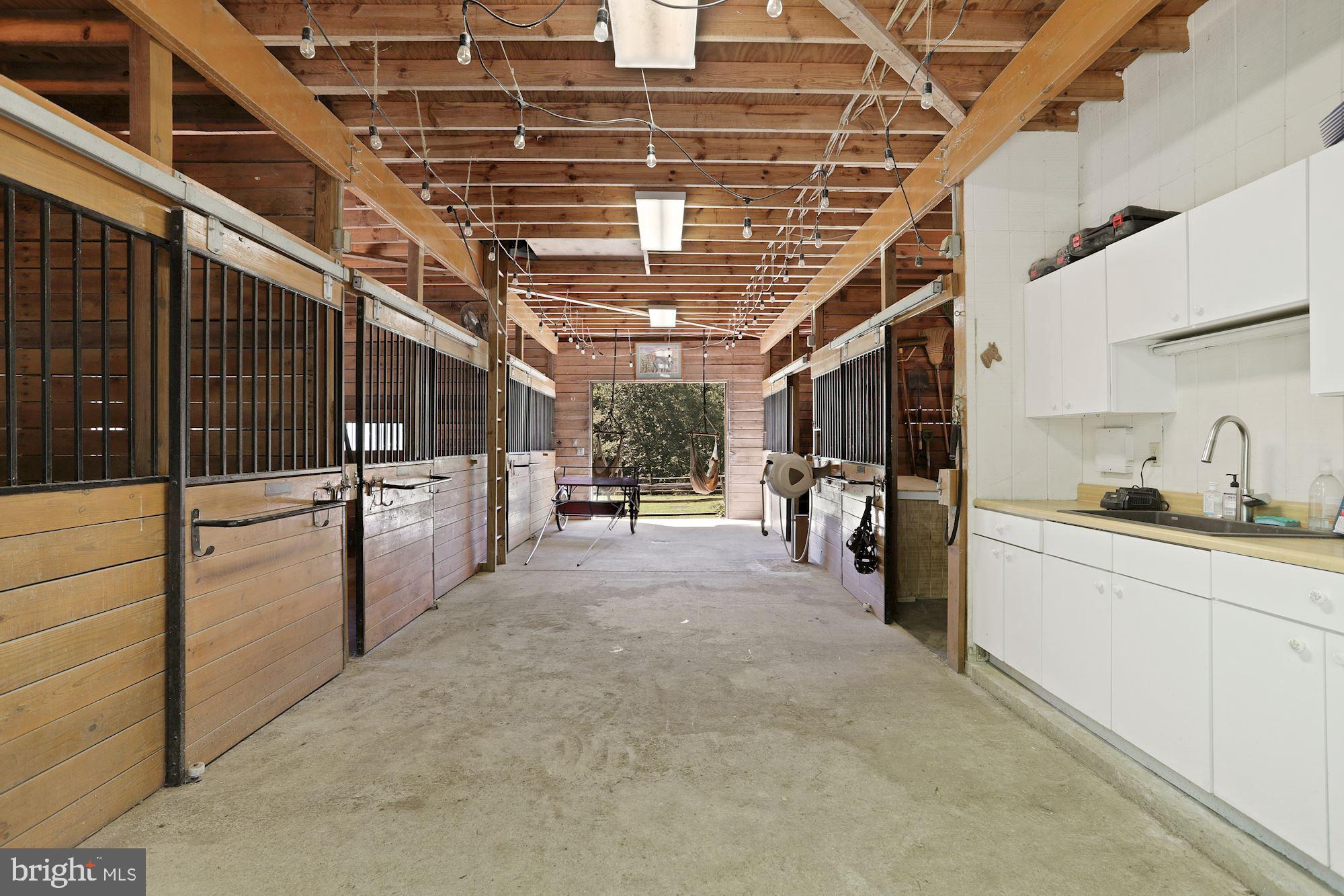 CREST LANDING - Residential