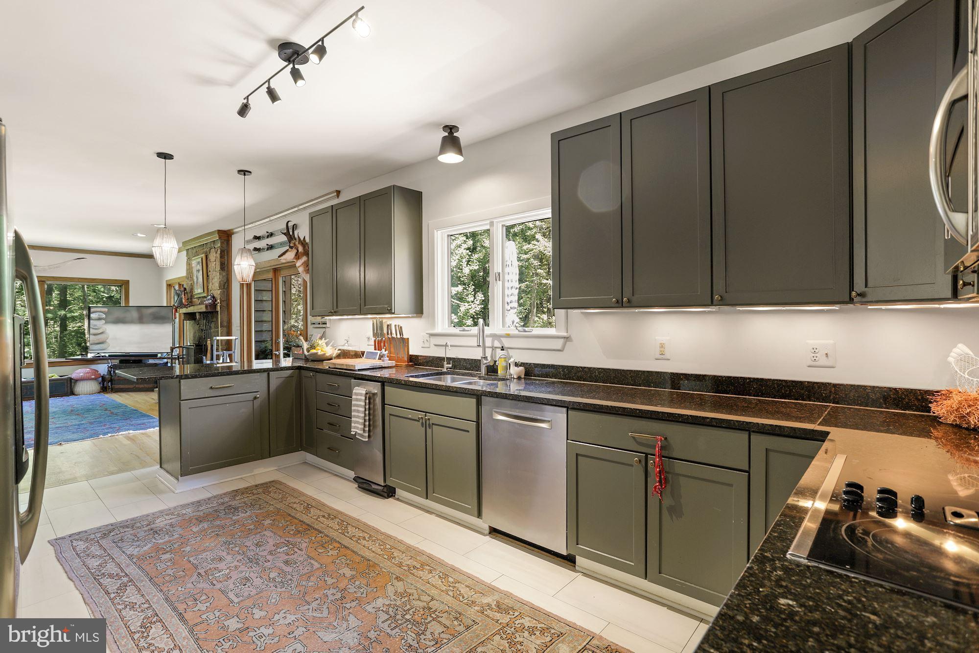 CREST LANDING - Residential