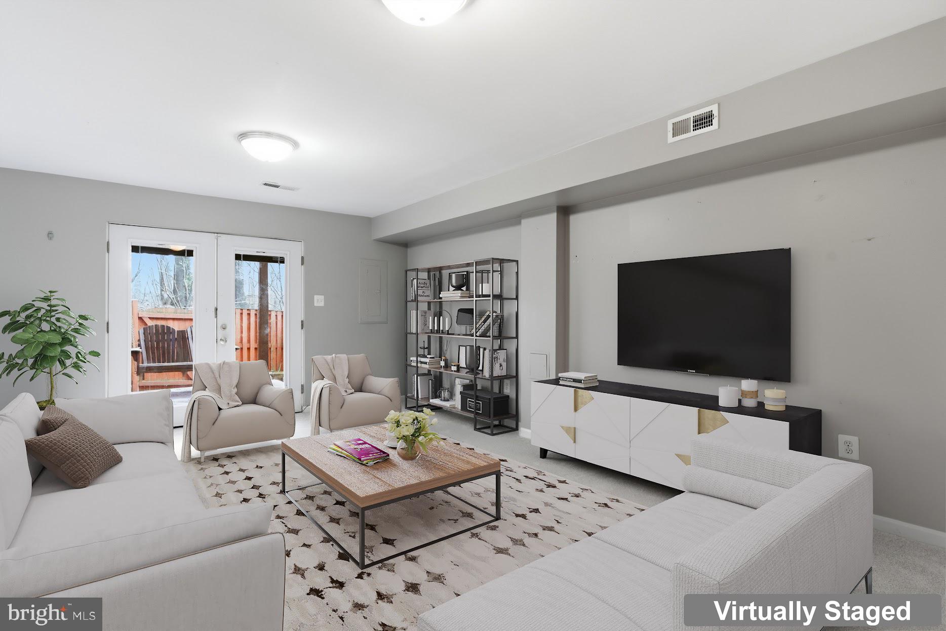 CENTREVILLE GREEN - Residential