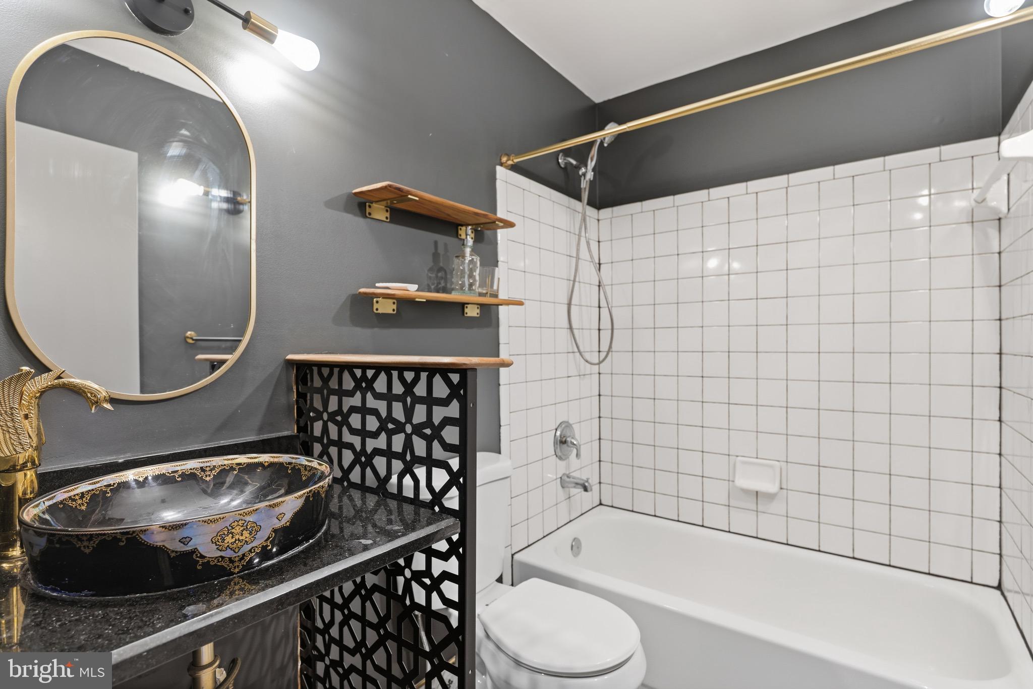 CENTREVILLE GREEN - Residential