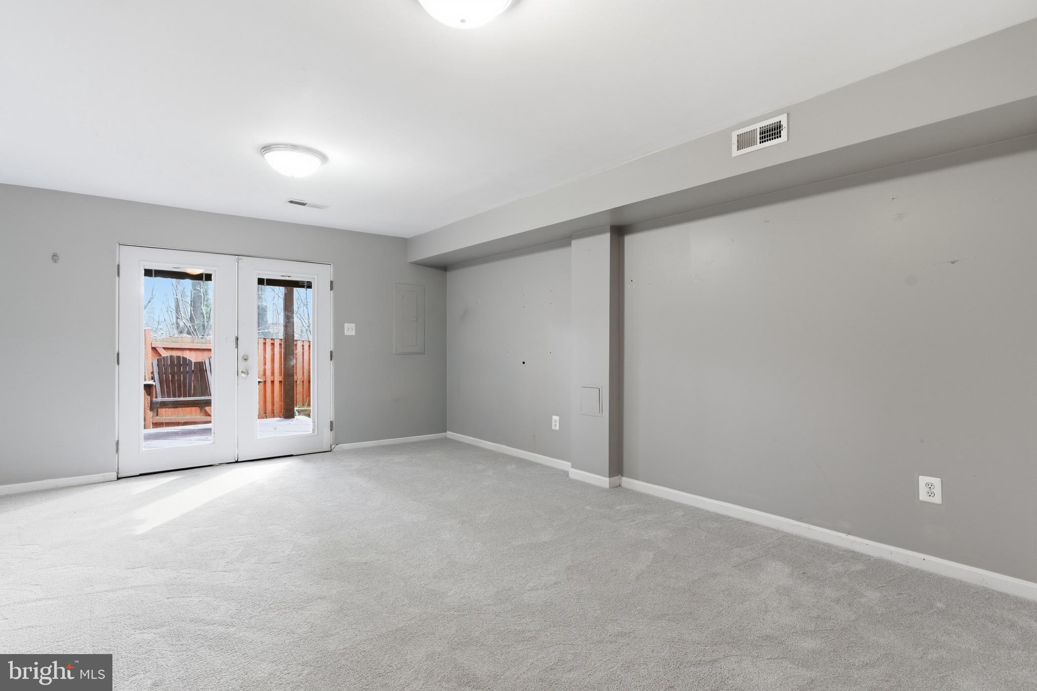 CENTREVILLE GREEN - Residential