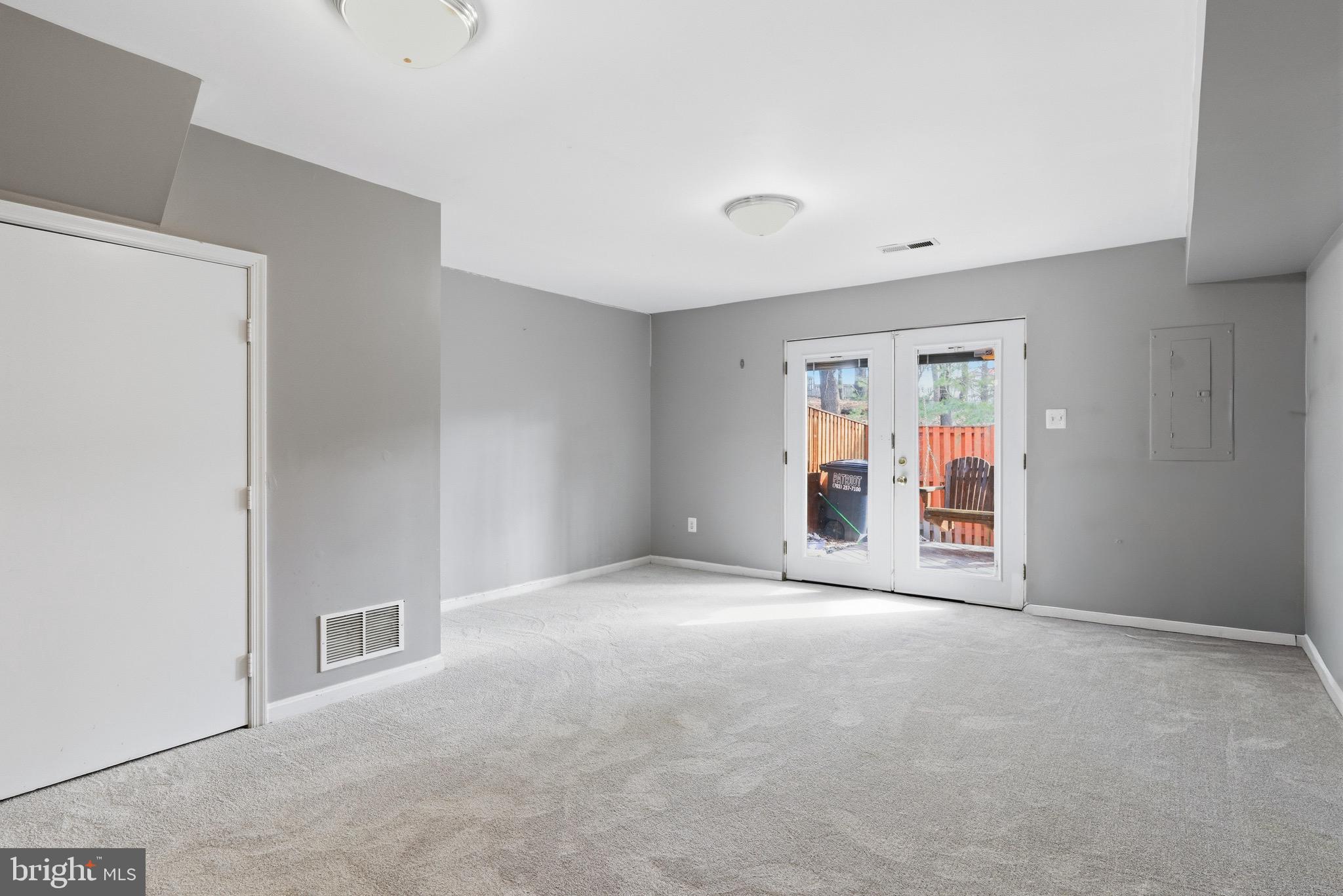 CENTREVILLE GREEN - Residential