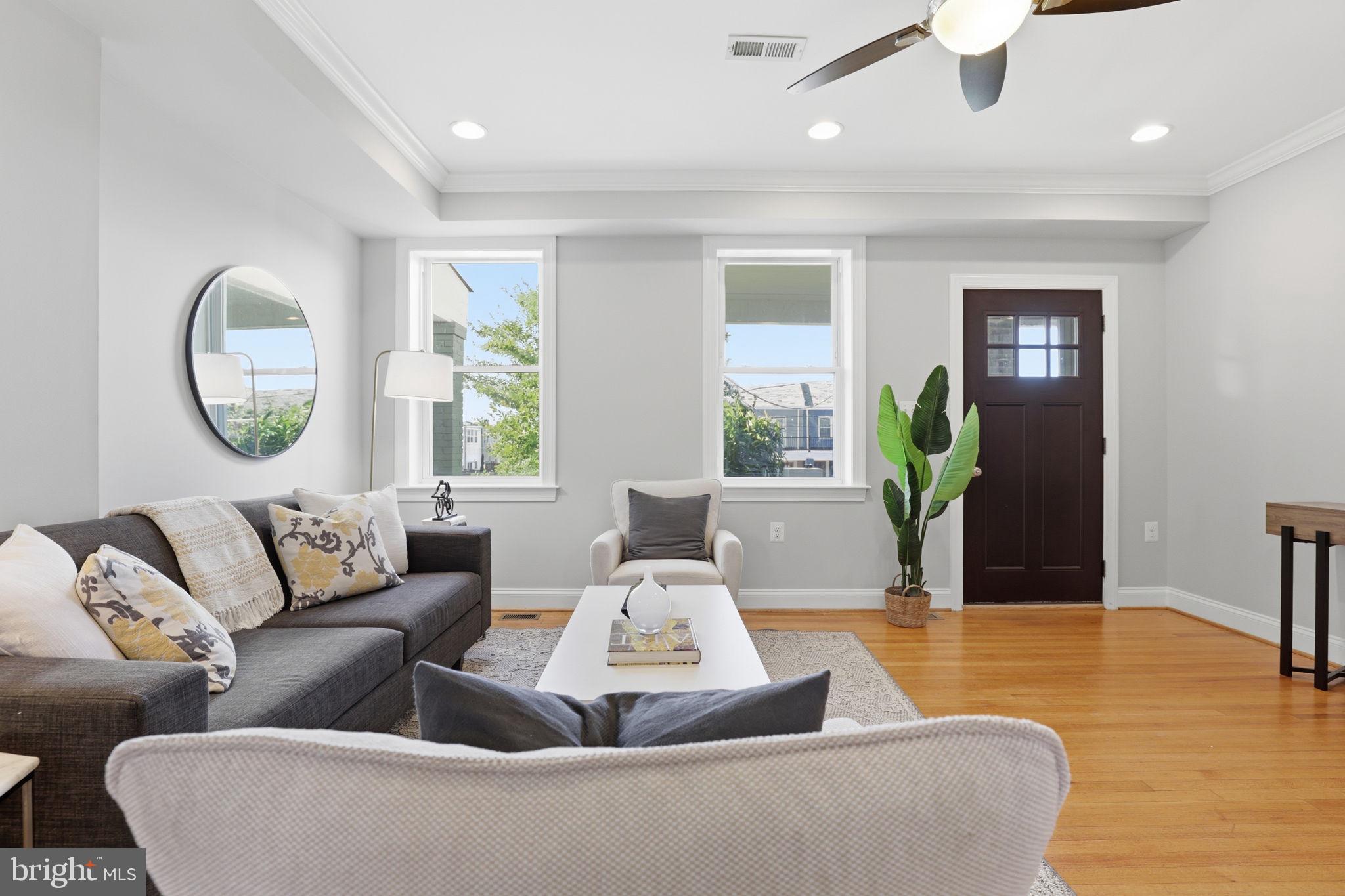 326 FARRAGUT STREET NW