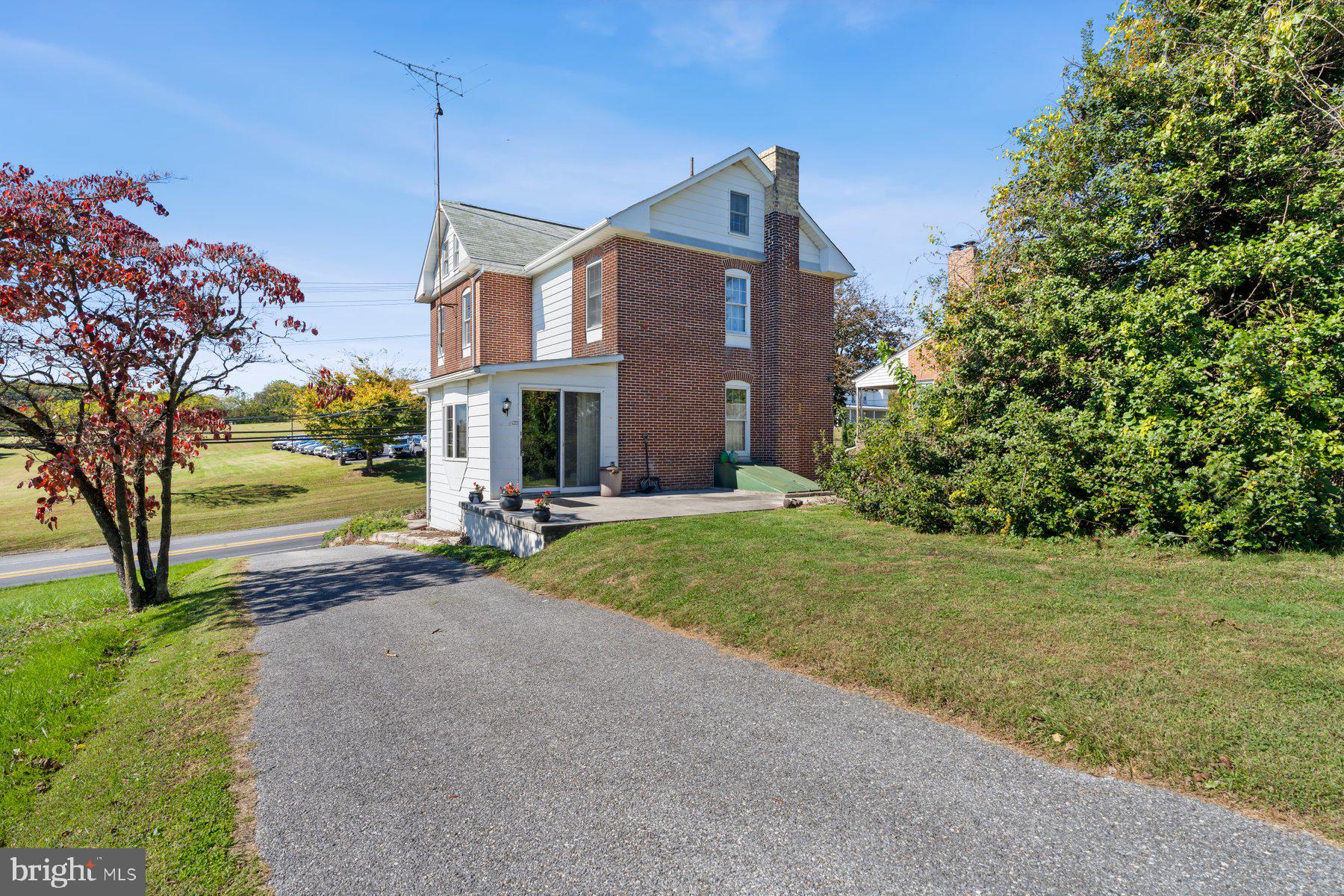 2943 MAIN STREET