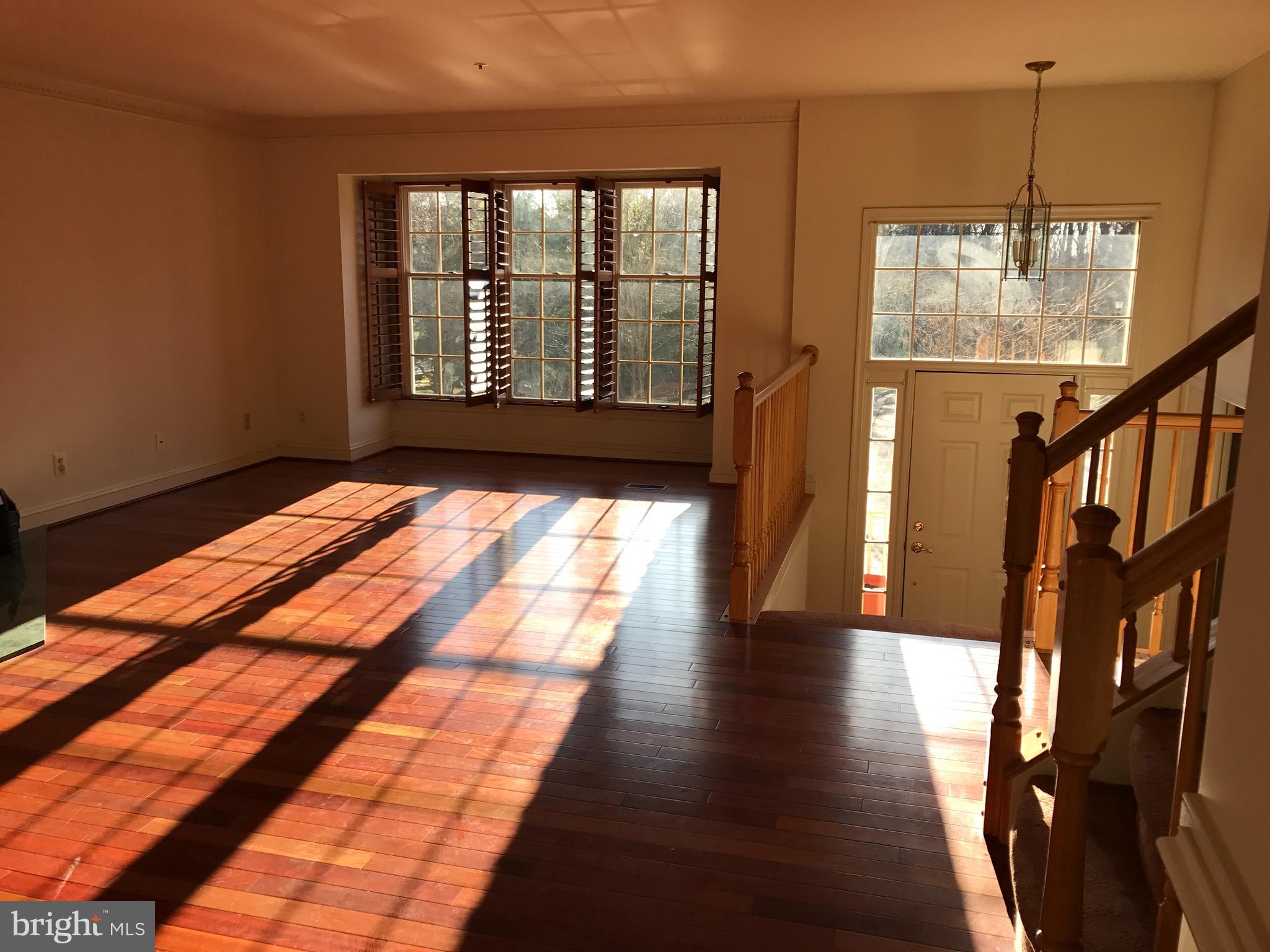 DECOVERLY ADVENTURE - Residential Lease