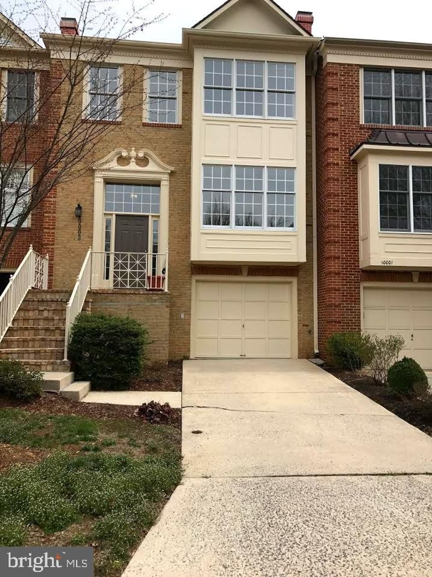 Location! Location! Walking to Crown Plaza, Rio Washington Center. Upscale 3 level remodeled with garage townhome. Walkout basement with half bath and wet bar. Privet End Street. Deck back to trees. 2 fireplaces. Wood floor in master bedroom with walking closet. Skylight in Master Bathroom. Living room/ Dining room wood floor. Tiles in the kitchen. The whole townhome was just painted. New Furnace and HVAC.
Get $400 Off Your first month's rent when you sign by November 15