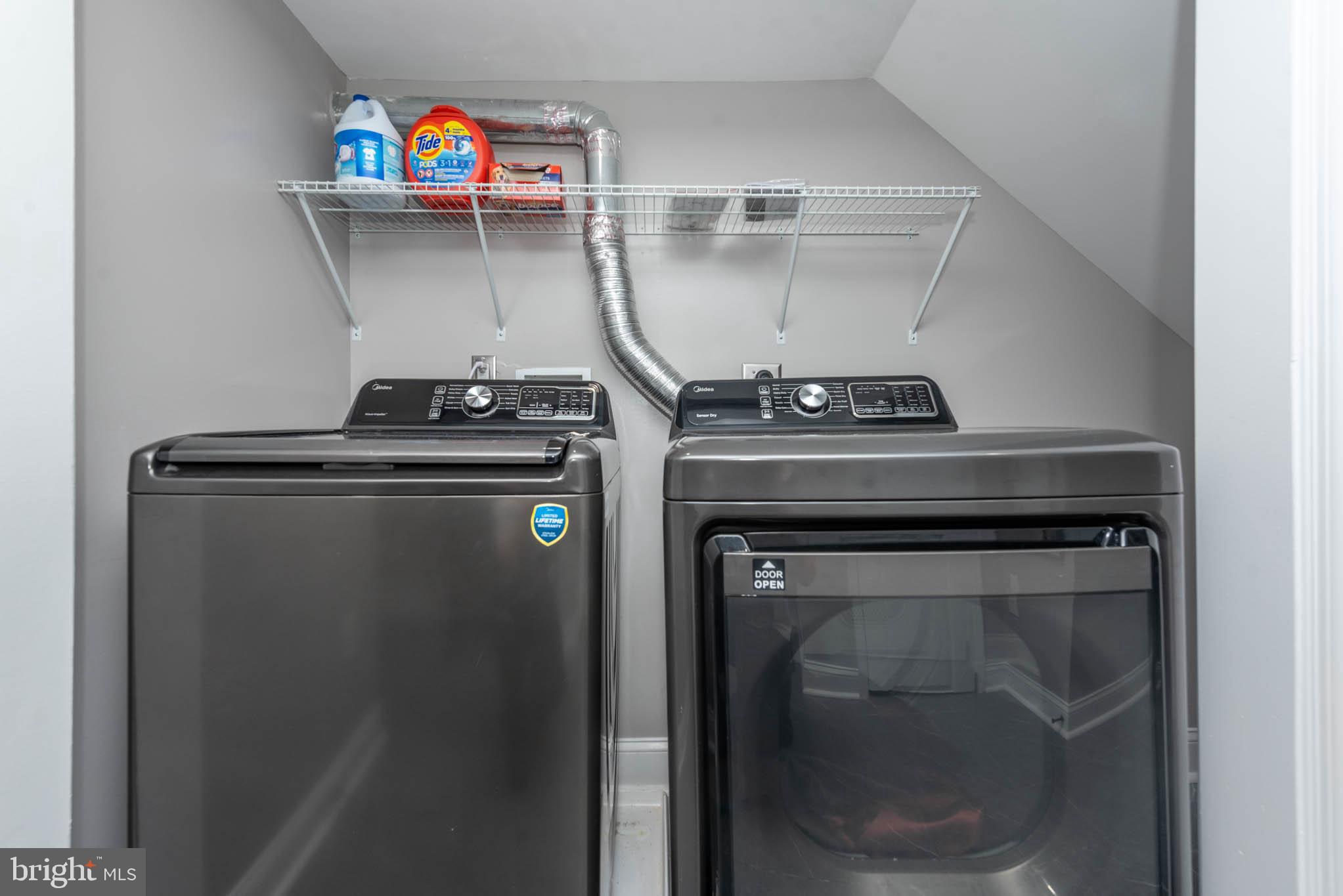 HOLLINS MARKET - Residential