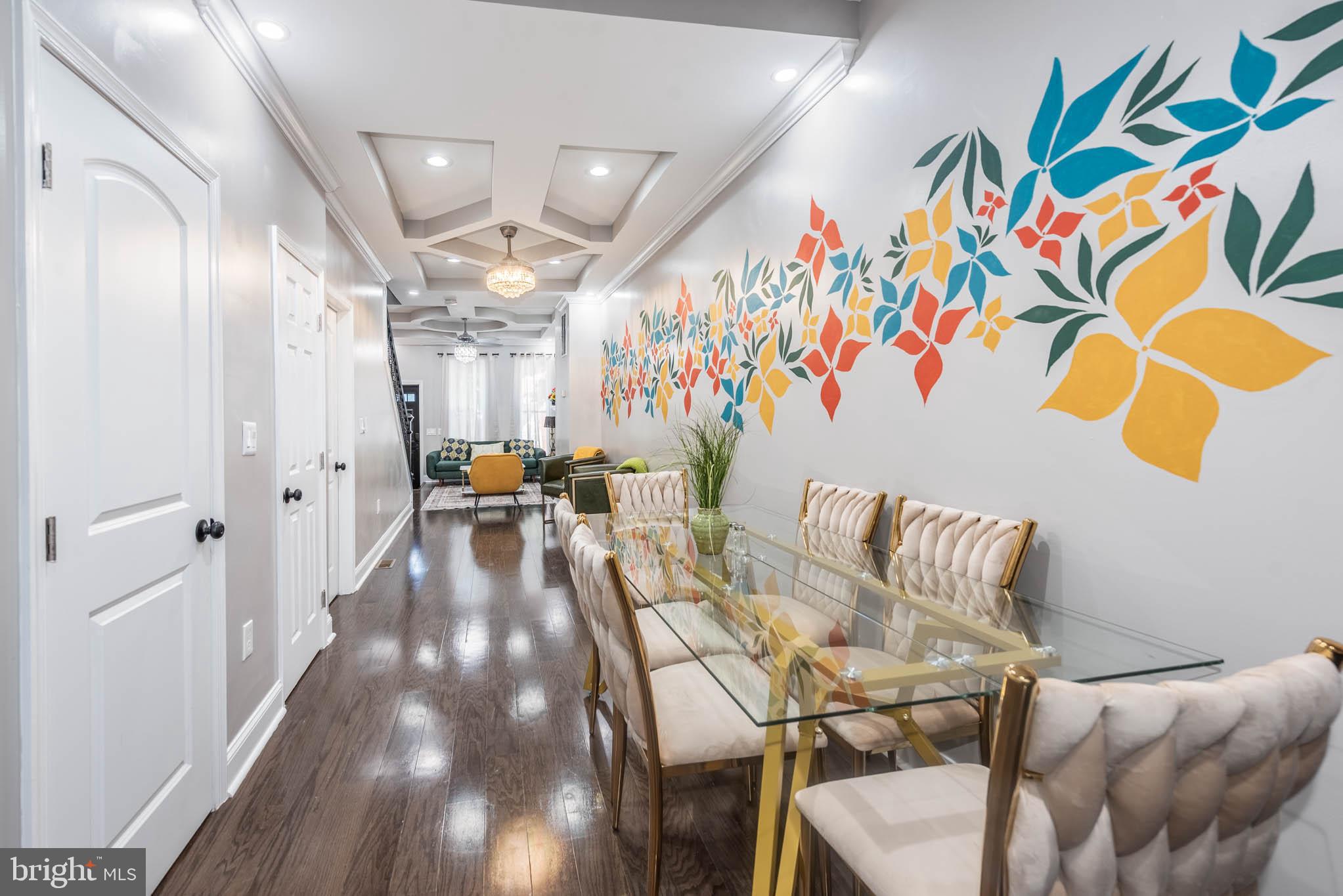 HOLLINS MARKET - Residential