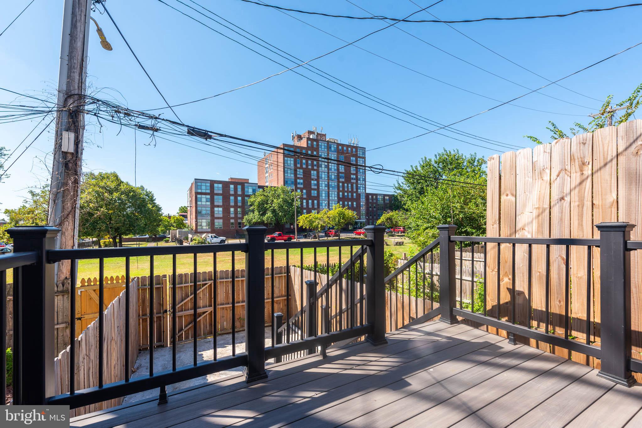 HOLLINS MARKET - Residential