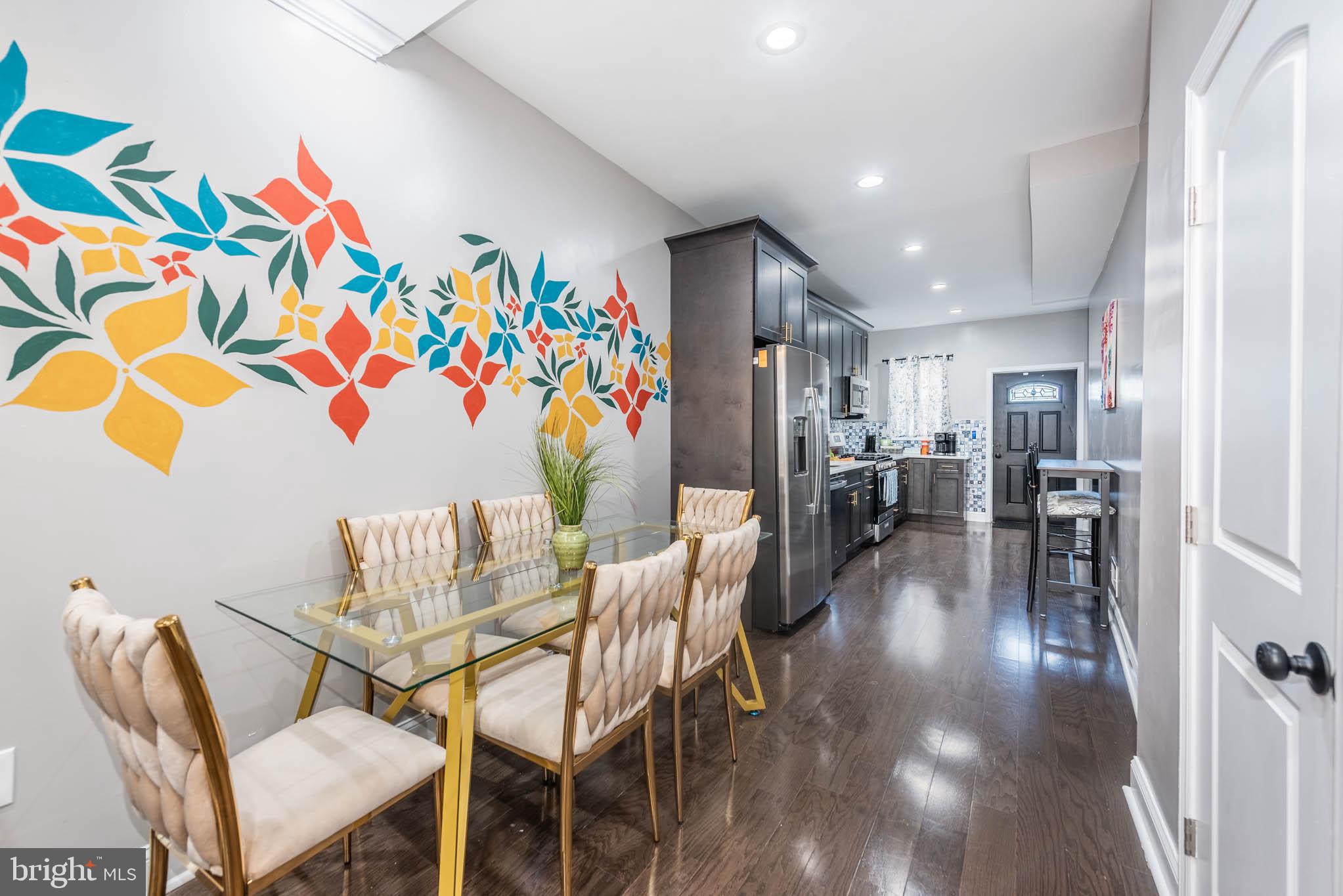 HOLLINS MARKET - Residential