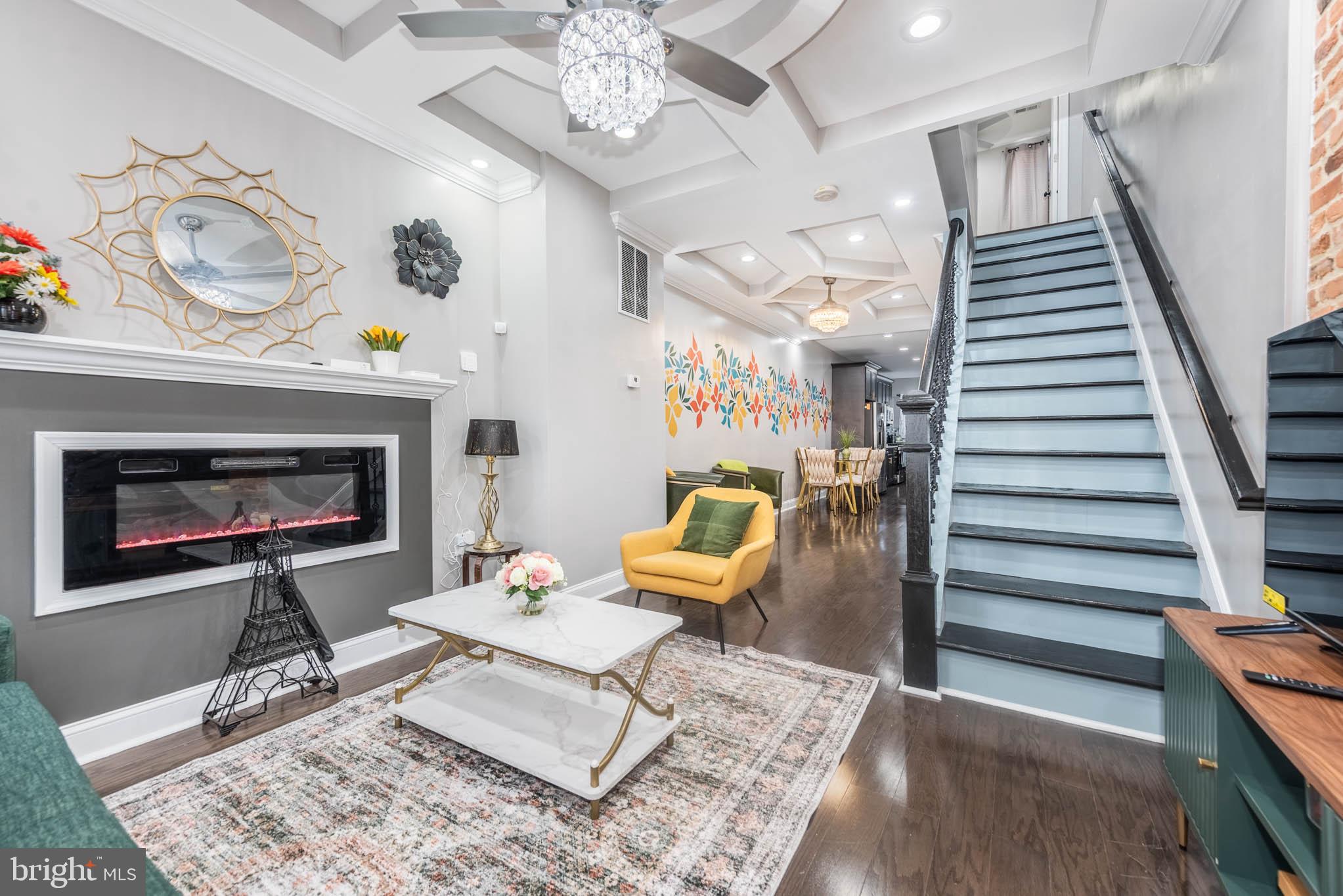 HOLLINS MARKET - Residential