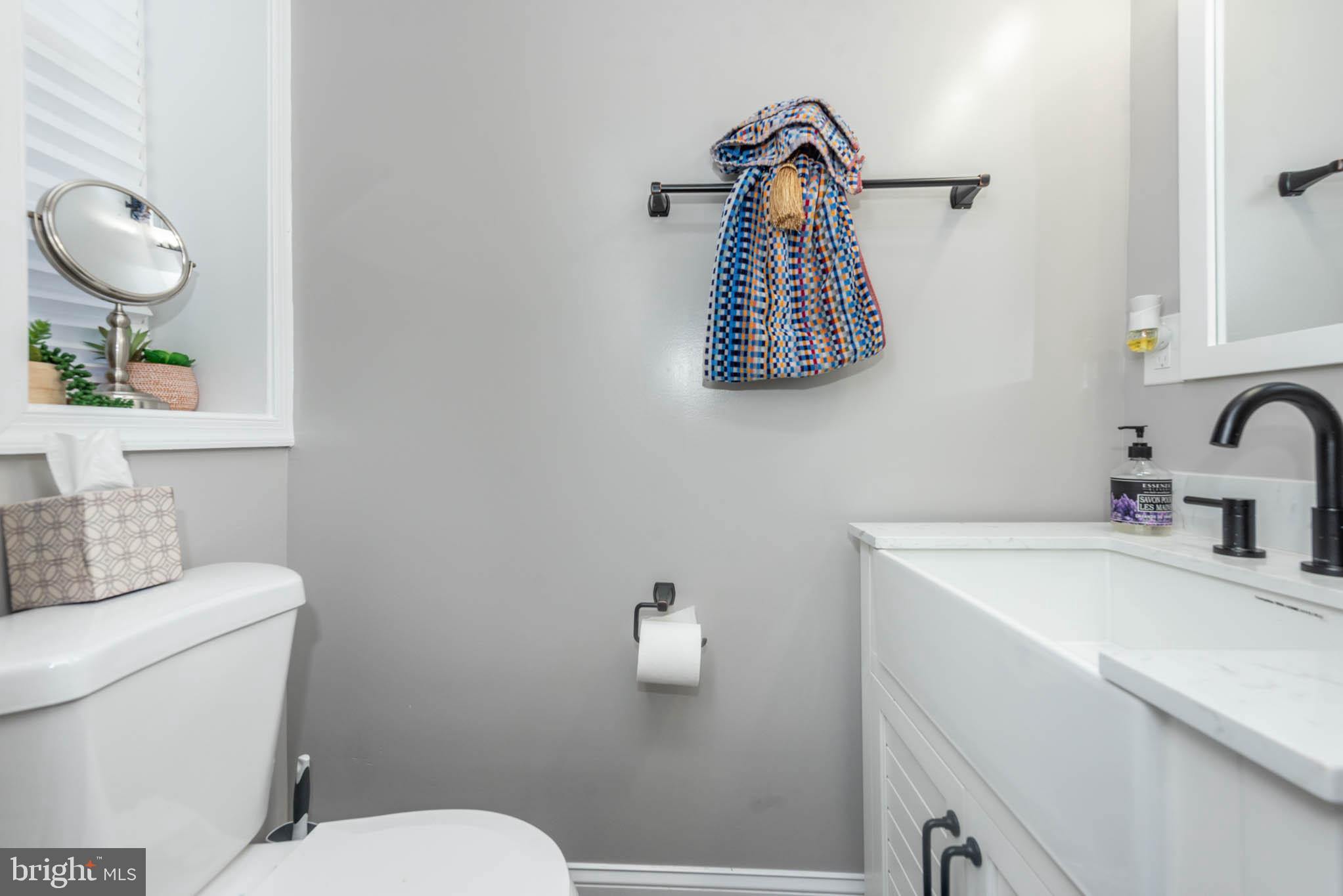 HOLLINS MARKET - Residential