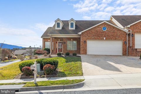 207 DONNA DRIVE WOODSTOCK VA 22664