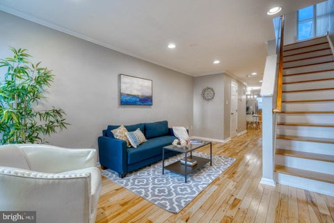 Townhouse For Rent - 233 S Highland Avenue<br/> Baltimore City County, BALTIMORE, MD 21224