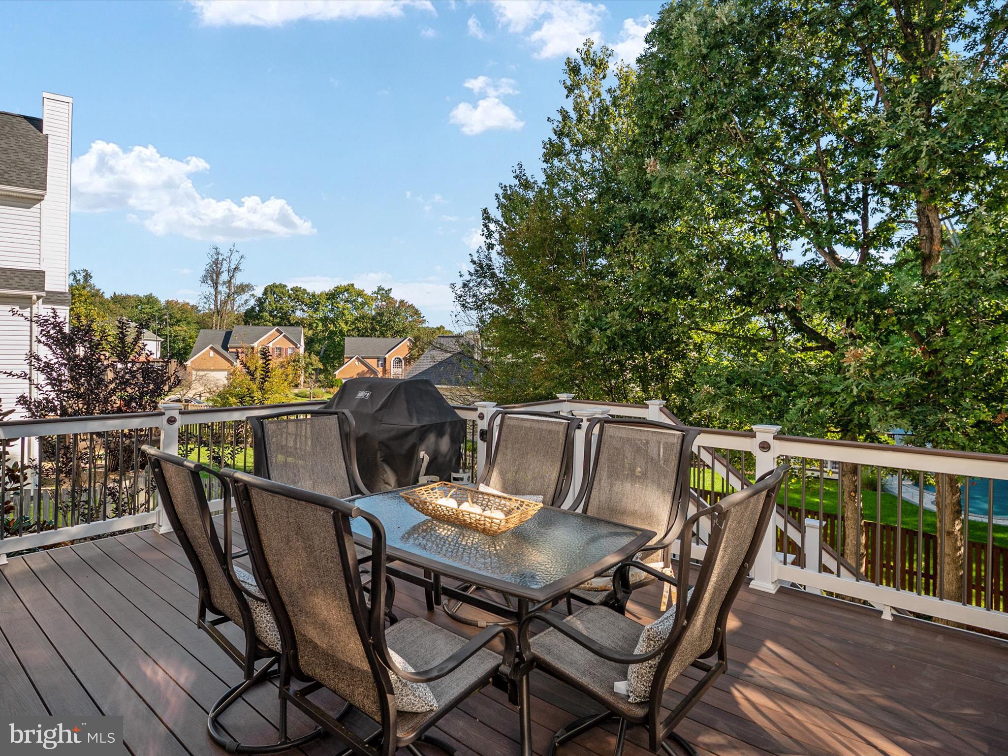 LYNDWOOD MANOR - Residential