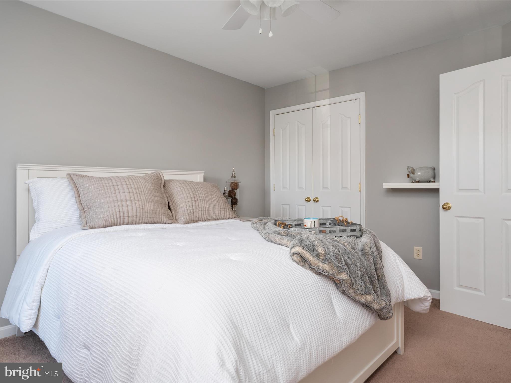 LYNDWOOD MANOR - Residential