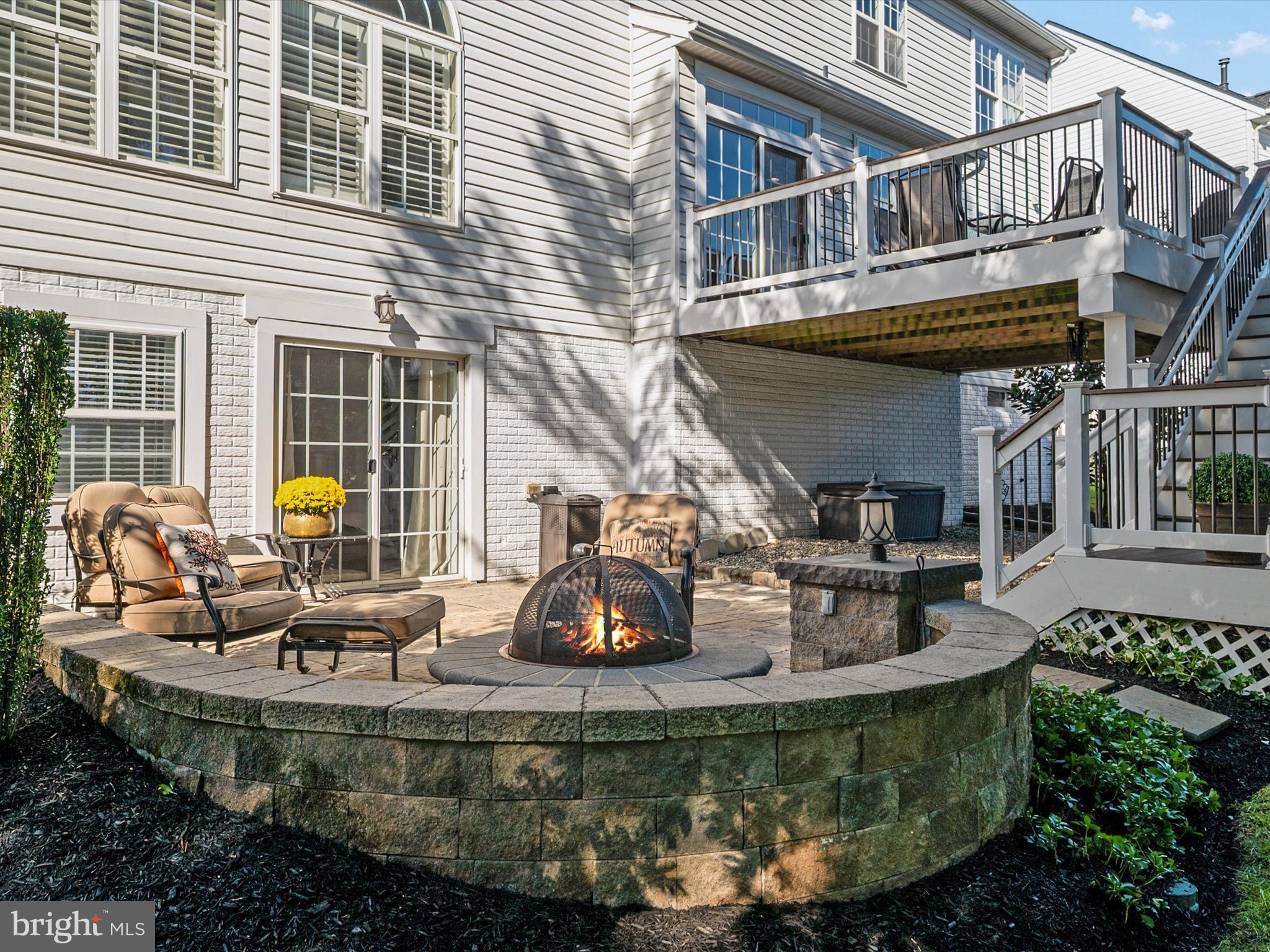 LYNDWOOD MANOR - Residential