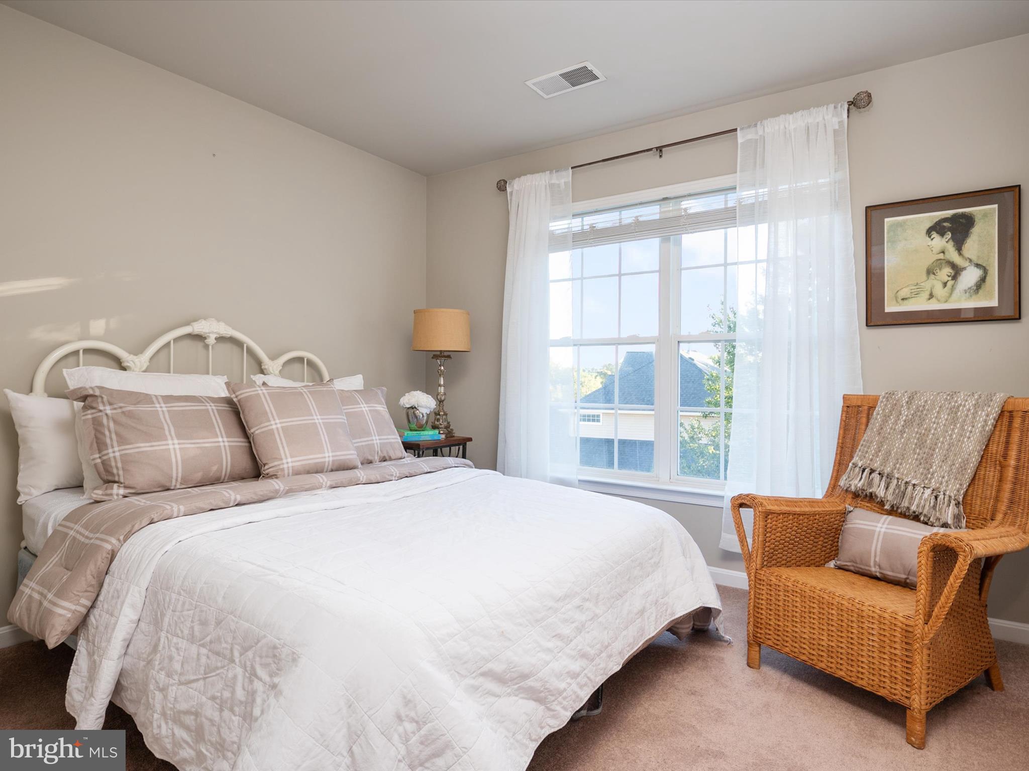 LYNDWOOD MANOR - Residential