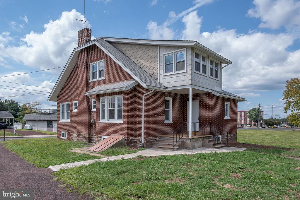 Photo of 1075 S County Road, SOUDERTON, PA 18964 (MLS # PABU2104858)