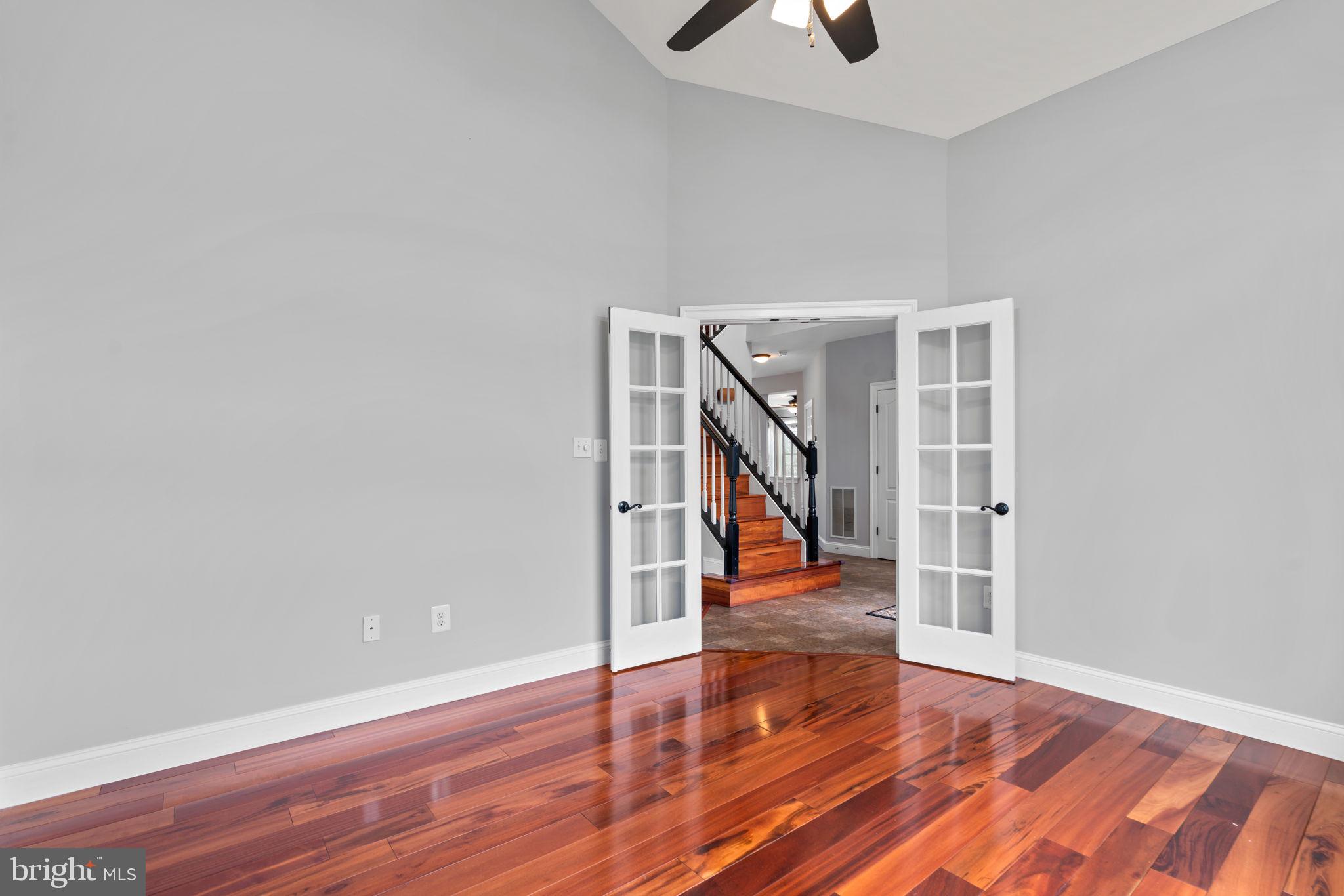 HOLLIFIELD ESTATES - Residential