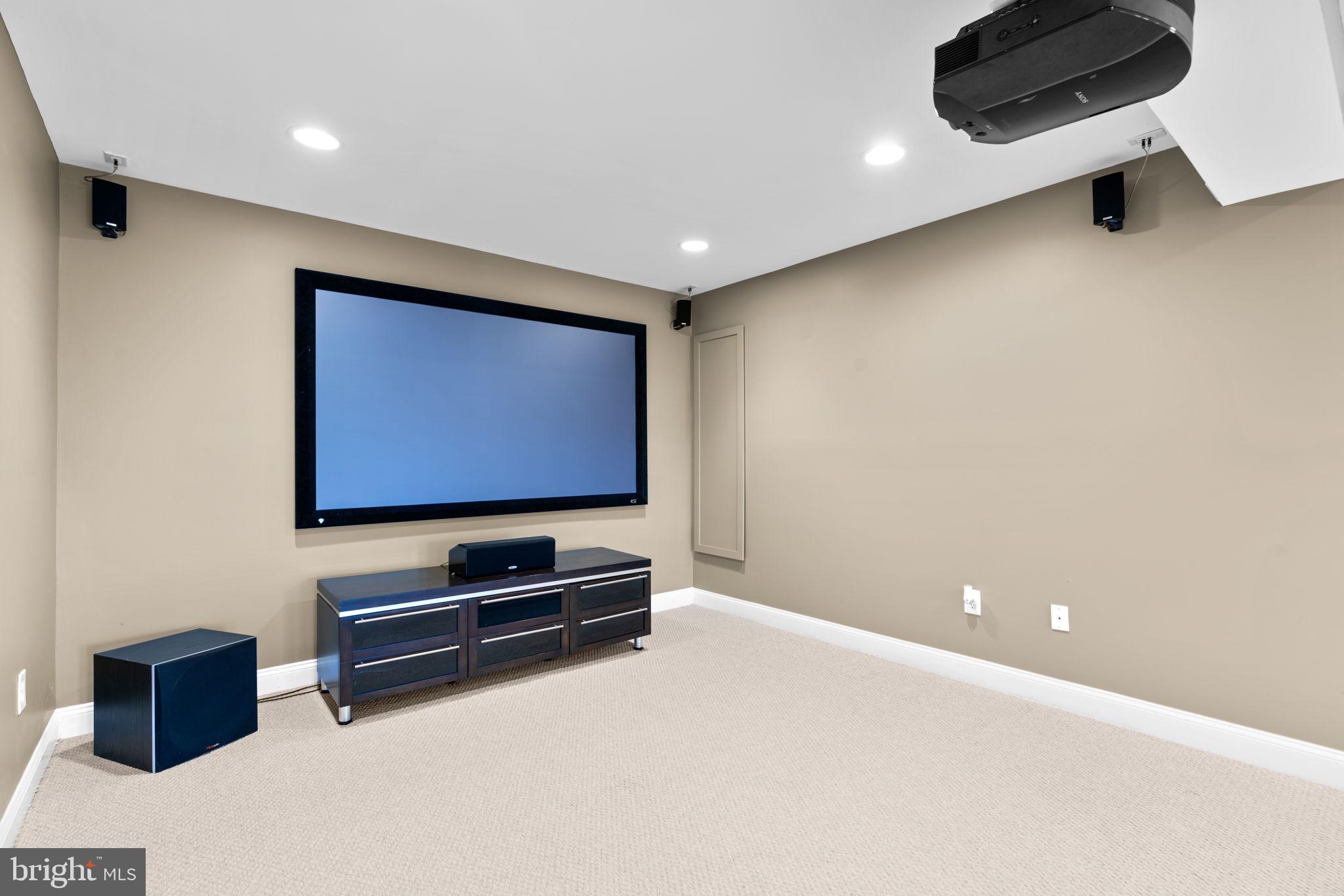 HOLLIFIELD ESTATES - Residential