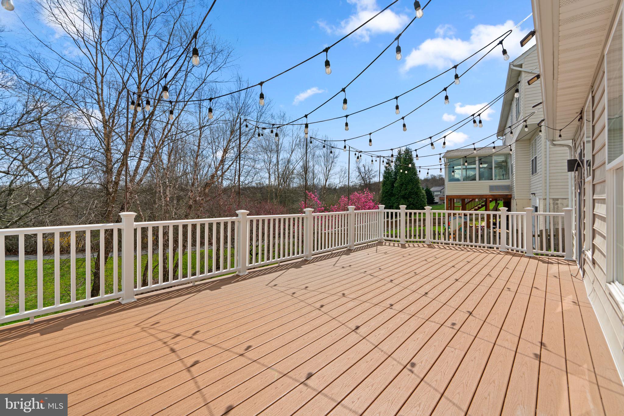 HOLLIFIELD ESTATES - Residential