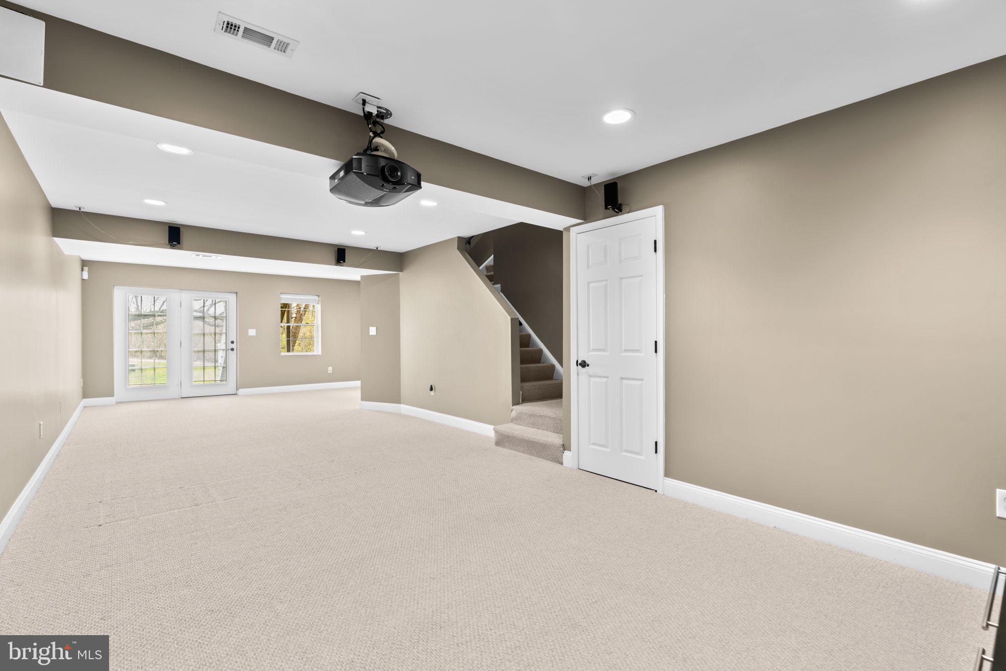 HOLLIFIELD ESTATES - Residential