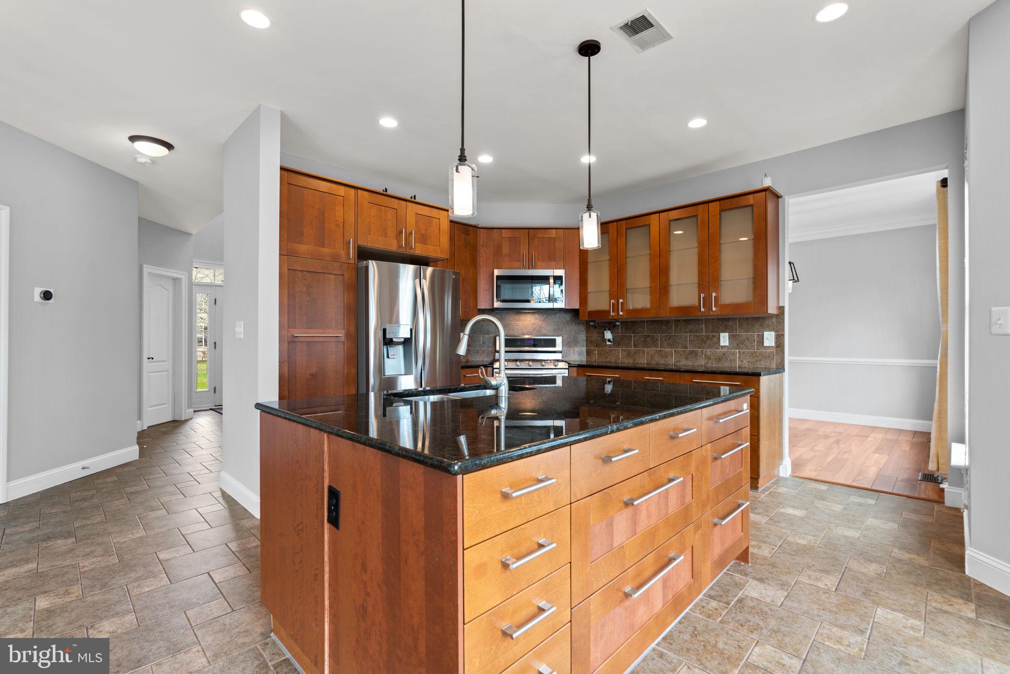 HOLLIFIELD ESTATES - Residential