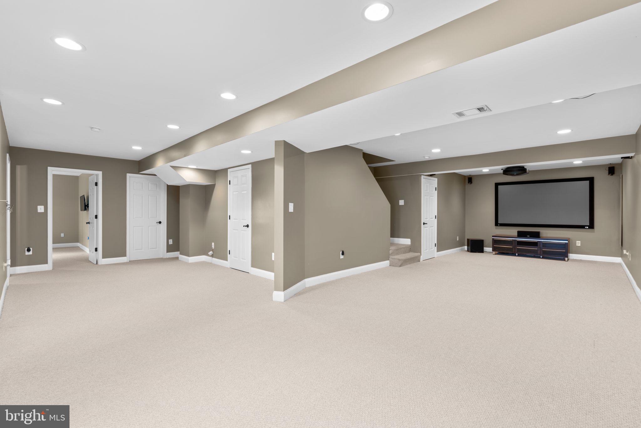 HOLLIFIELD ESTATES - Residential