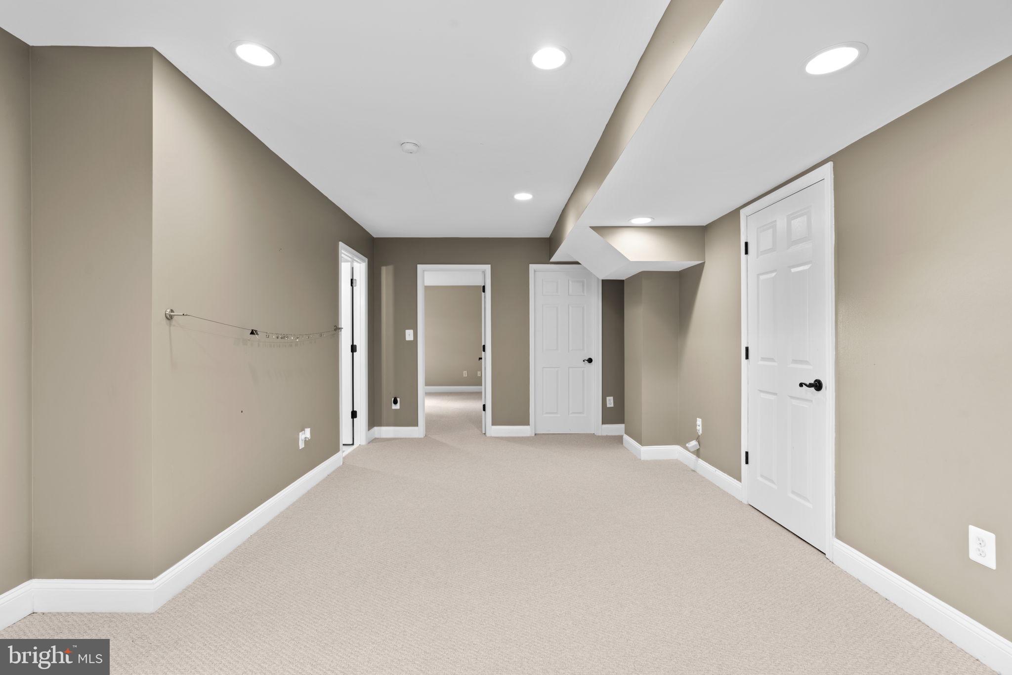 HOLLIFIELD ESTATES - Residential