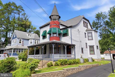 Homes For Sale - 59 W Greenwood Avenue<br/> LANSDOWNE, PA 19050