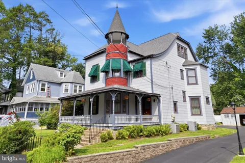 59 W Greenwood Avenue, Lansdowne, PA 19050 - #: PADE2121406
