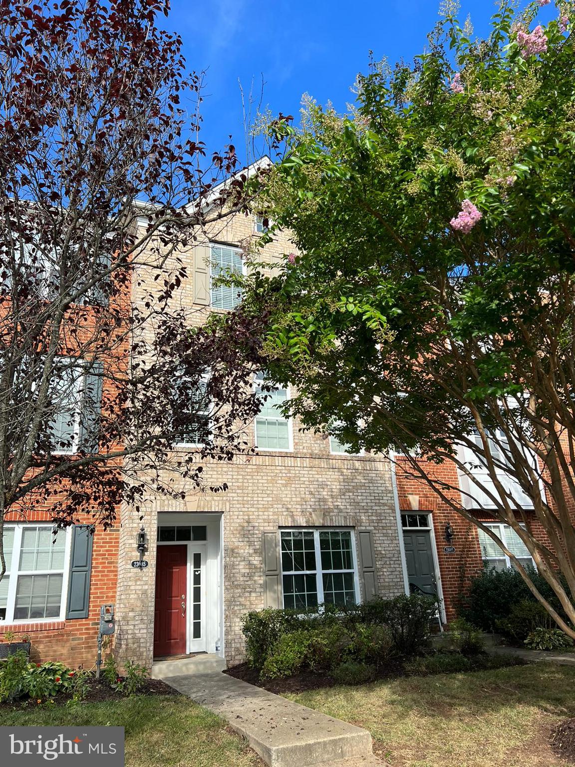 LOUDOUN VALLEY ESTATES - Residential