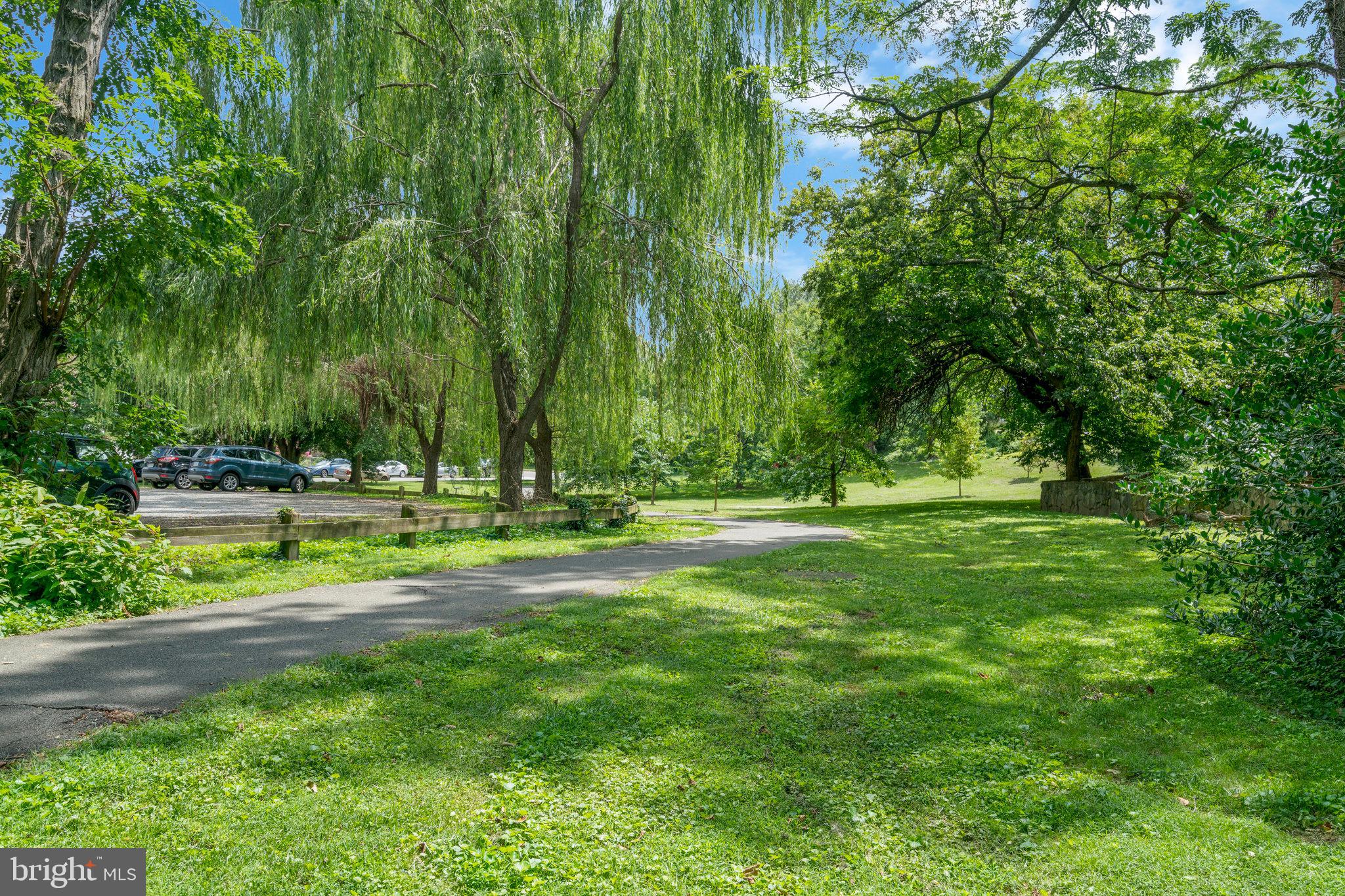 2505 ARLINGTON BOULEVARD 102