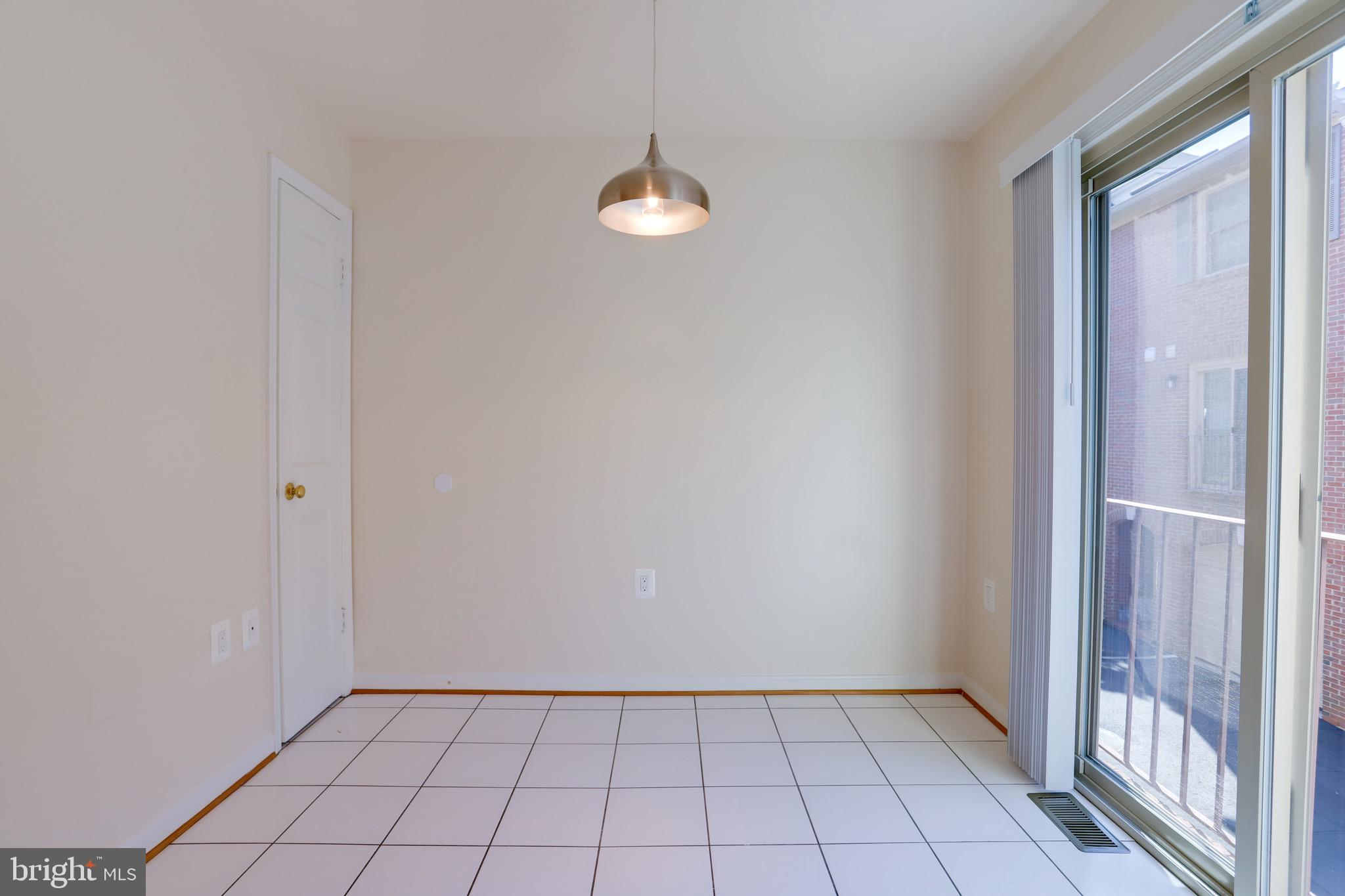 ARLINGTON CREST - Residential Lease