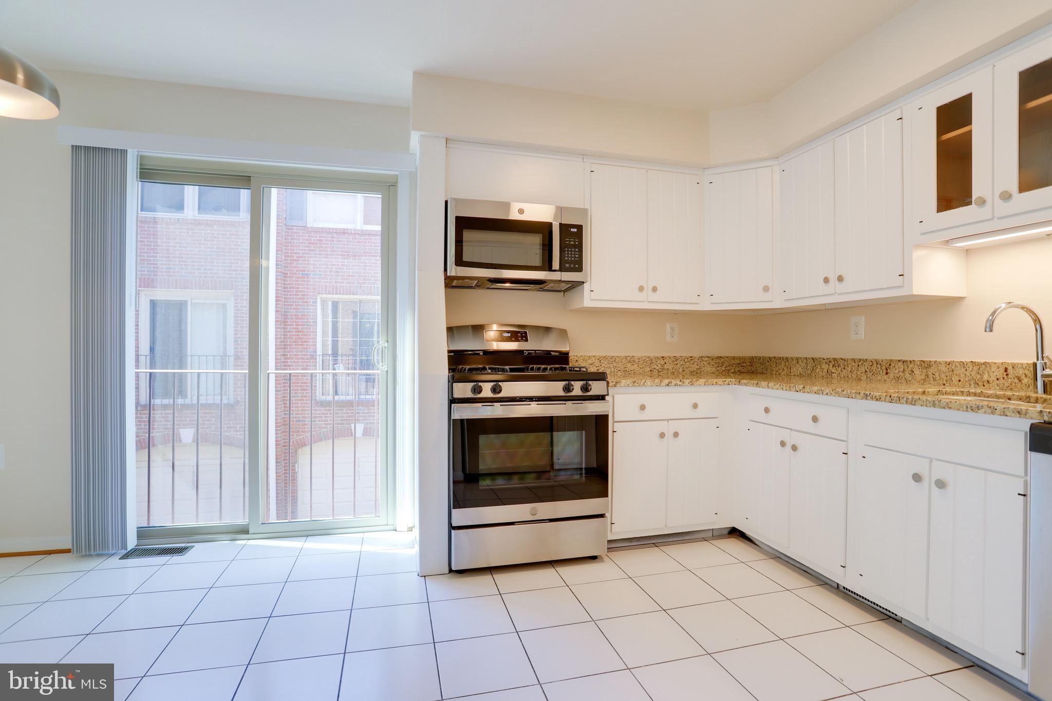 ARLINGTON CREST - Residential Lease