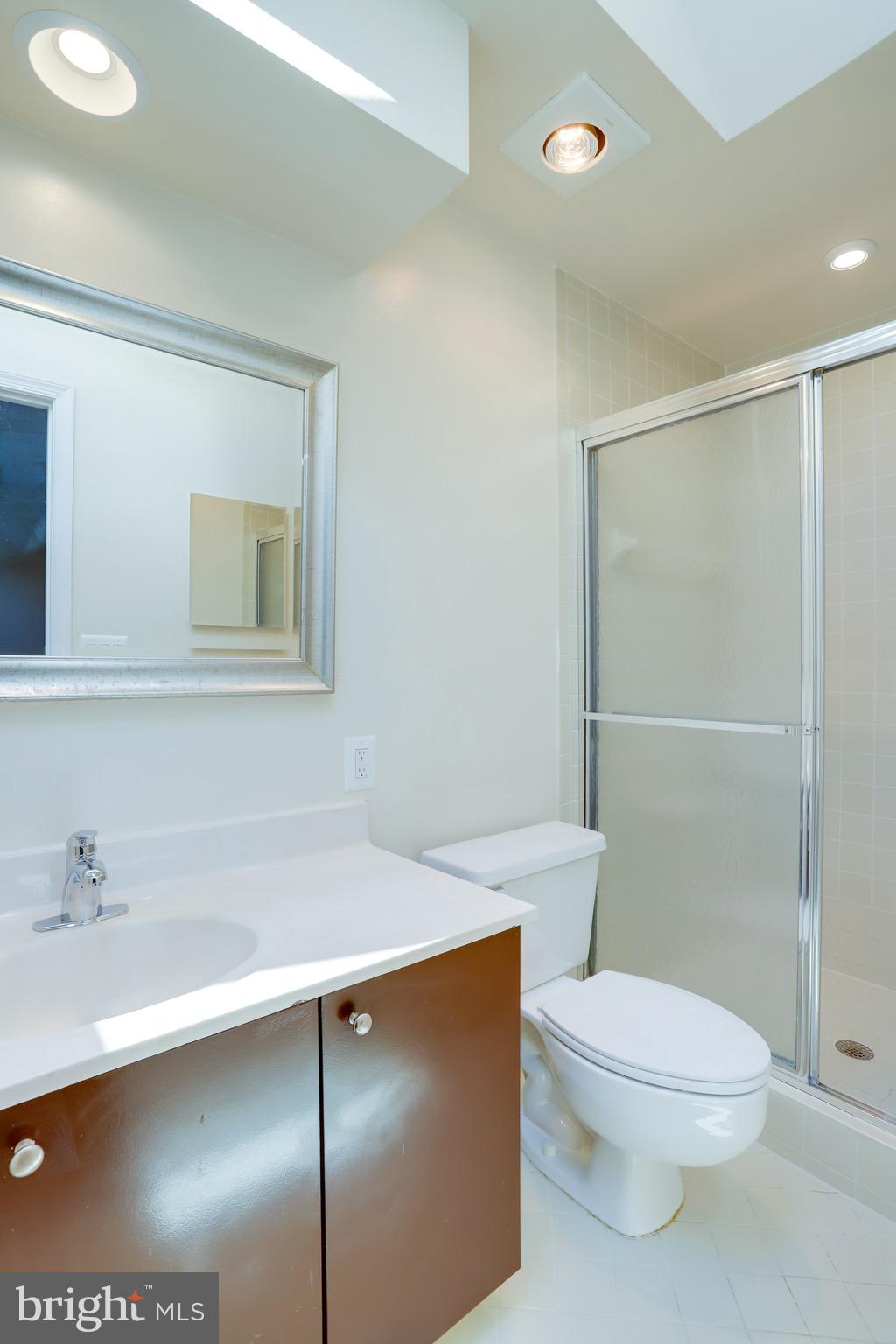 ARLINGTON CREST - Residential Lease