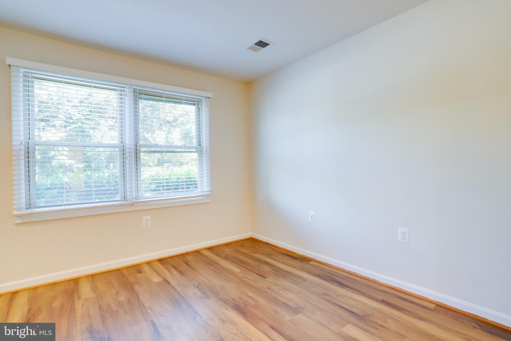 ARLINGTON CREST - Residential Lease