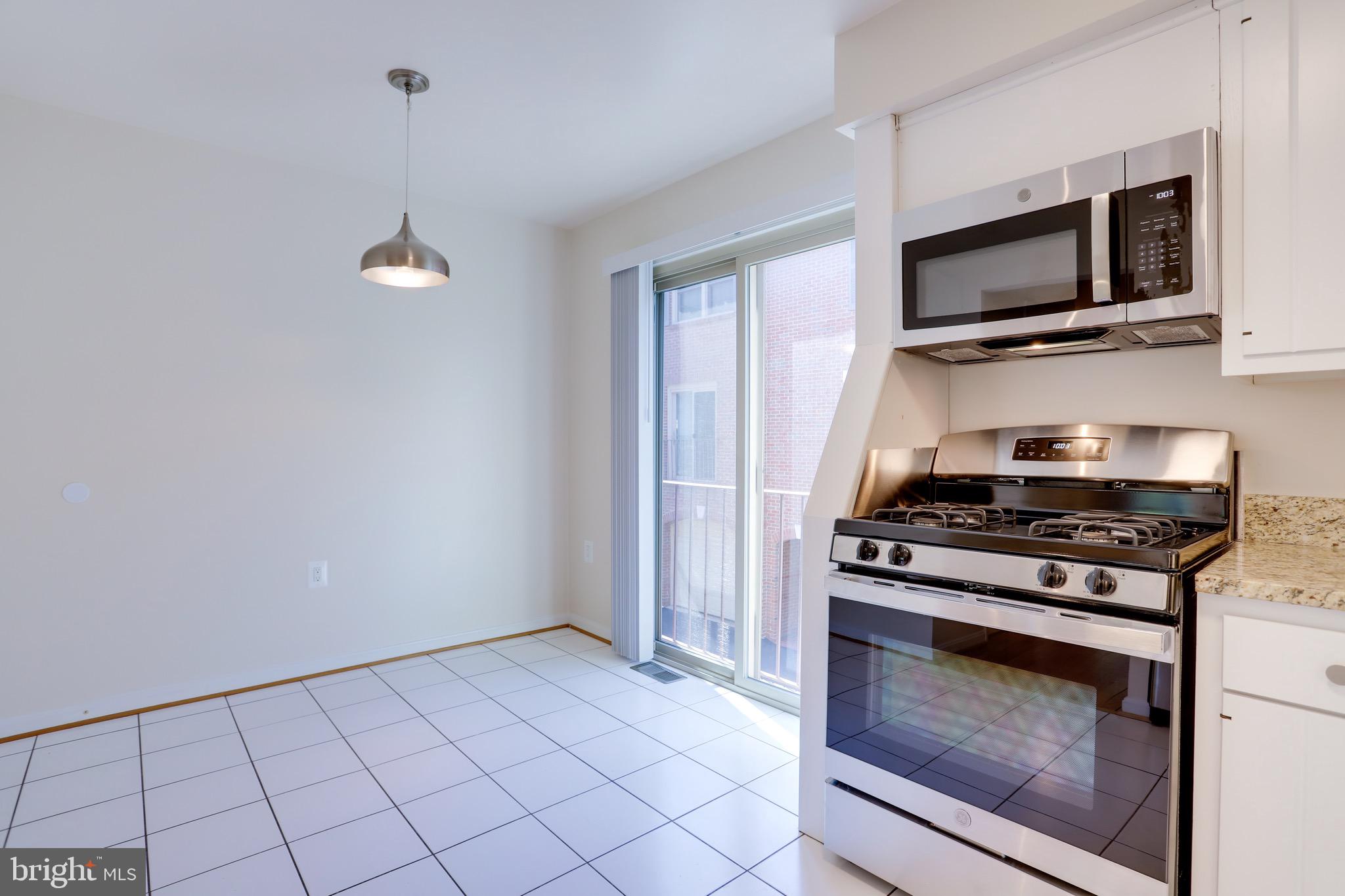 ARLINGTON CREST - Residential Lease