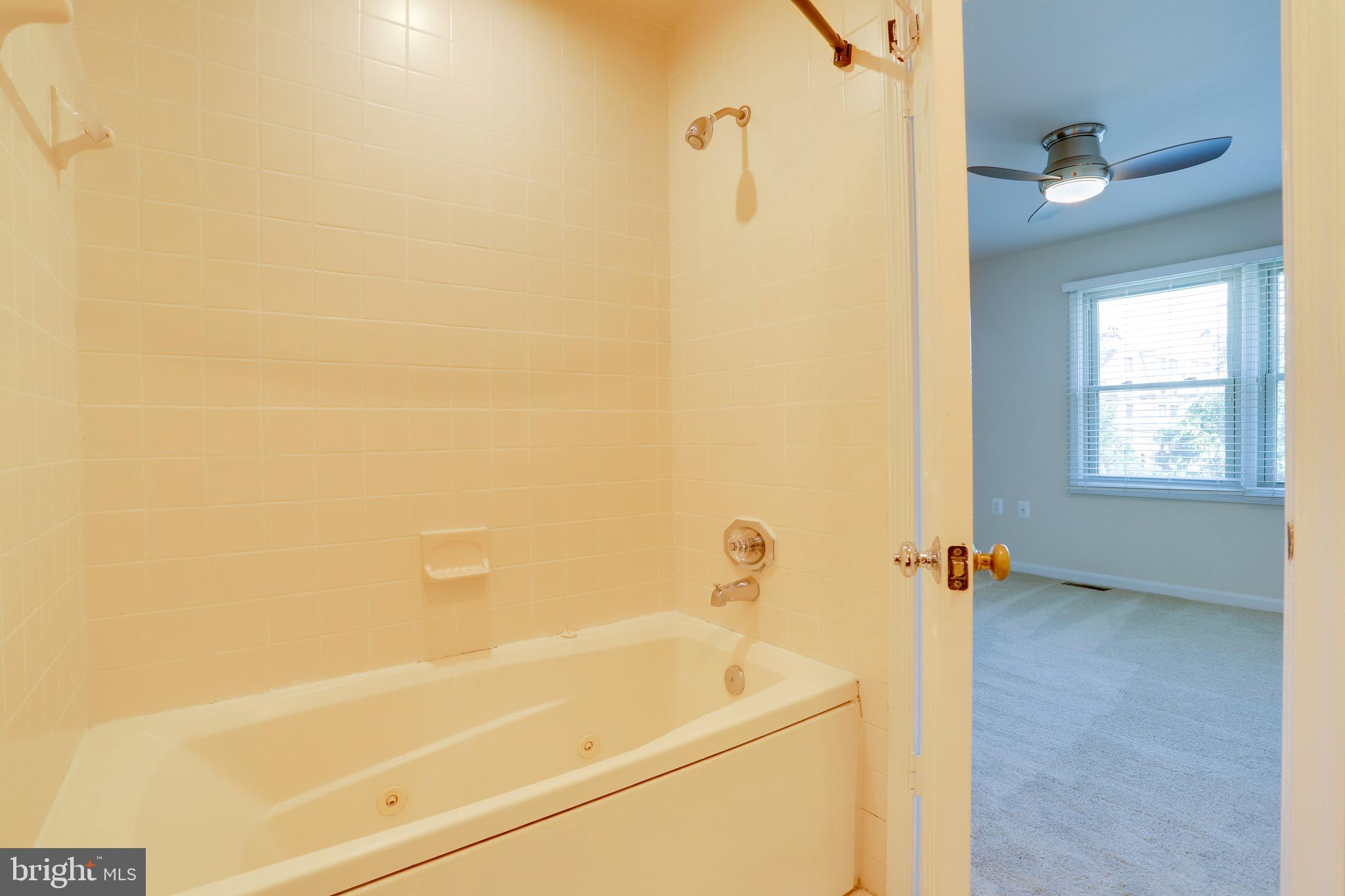 ARLINGTON CREST - Residential Lease