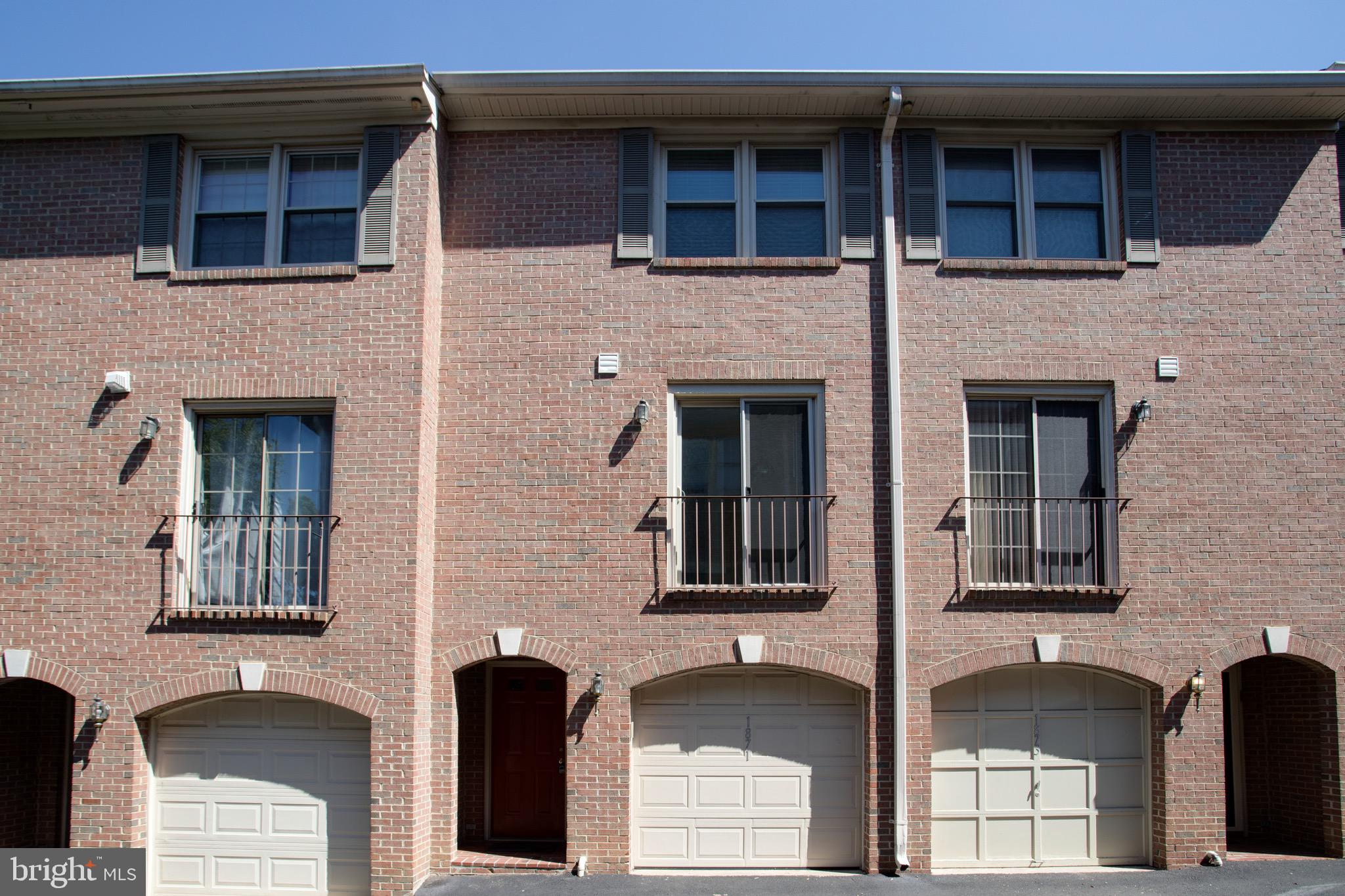 ARLINGTON CREST - Residential Lease