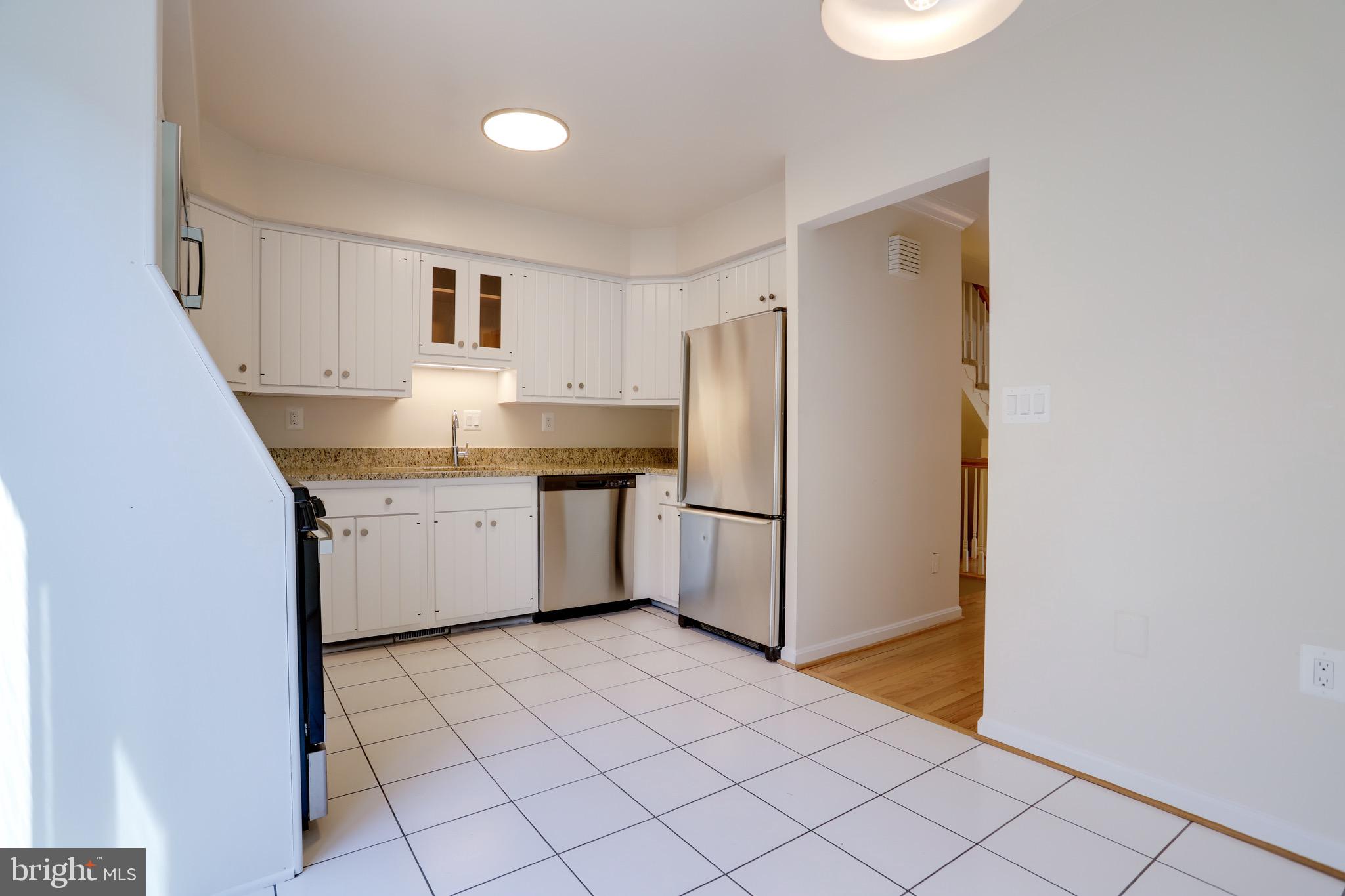 ARLINGTON CREST - Residential Lease