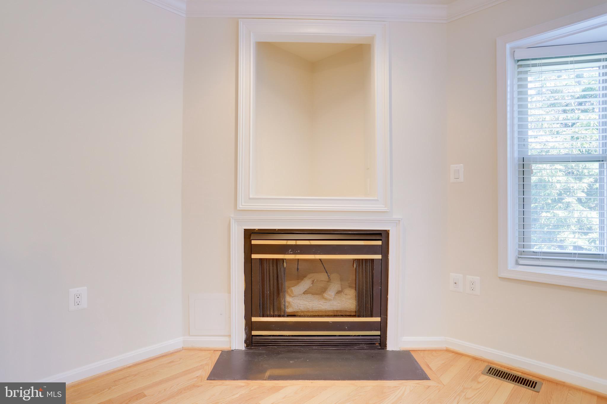 ARLINGTON CREST - Residential Lease